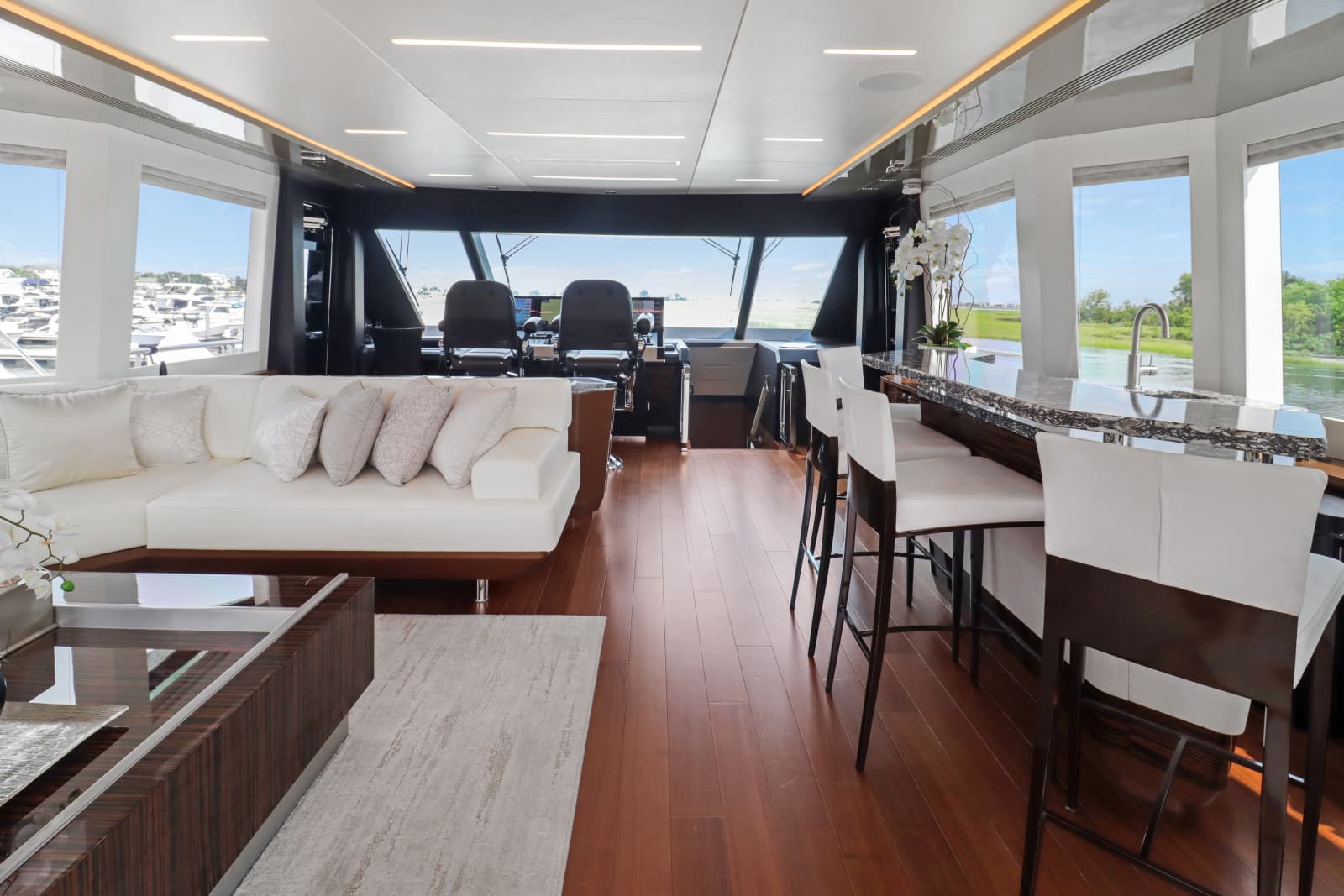 2021 Ocean Alexander 28R - Photo 19