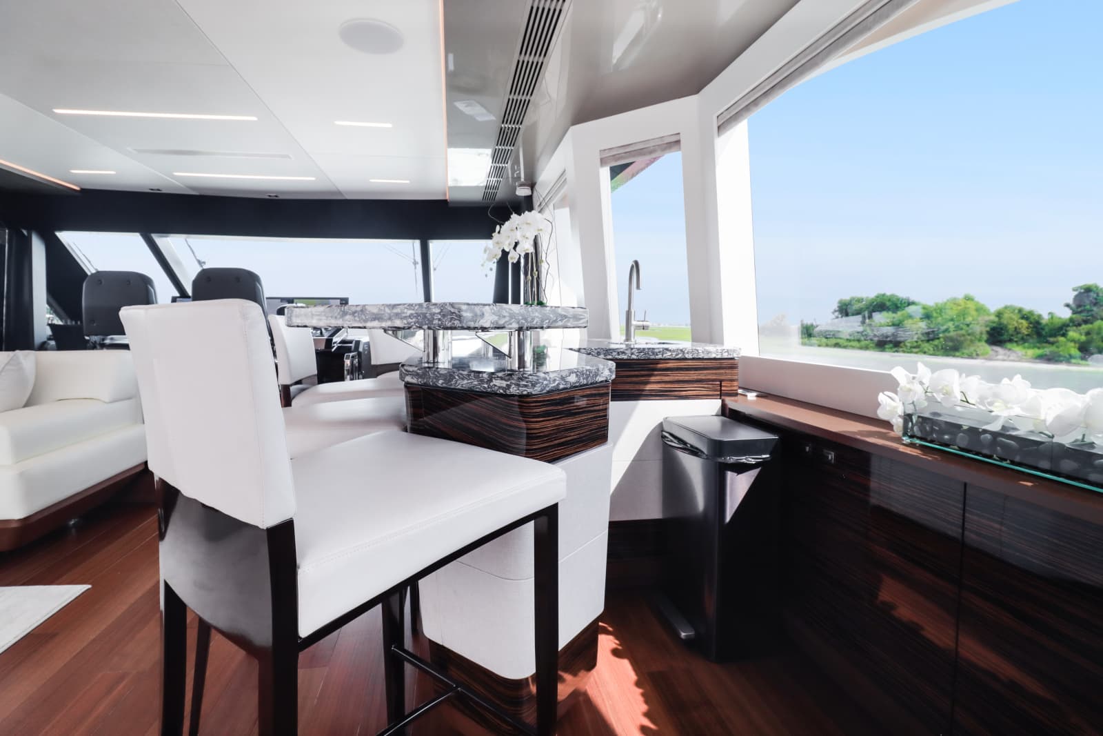 2021 Ocean Alexander 28R - Photo 40
