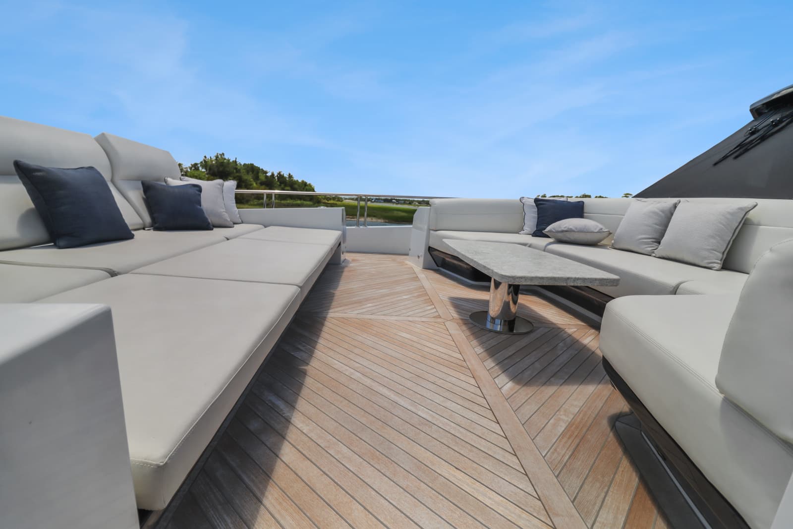 2021 Ocean Alexander 28R - Photo 28