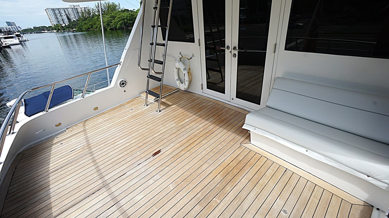 1996 Hatteras  - Photo 30