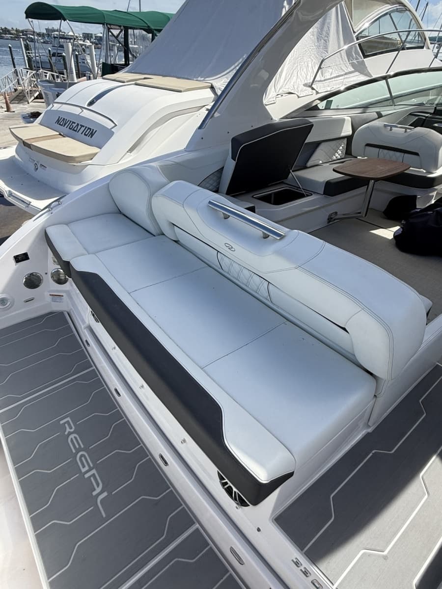 2022 Regal 33OBX - Photo 6