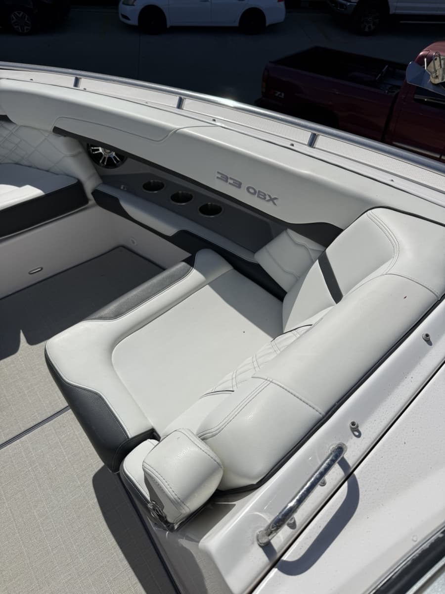 2022 Regal 33OBX - Photo 17