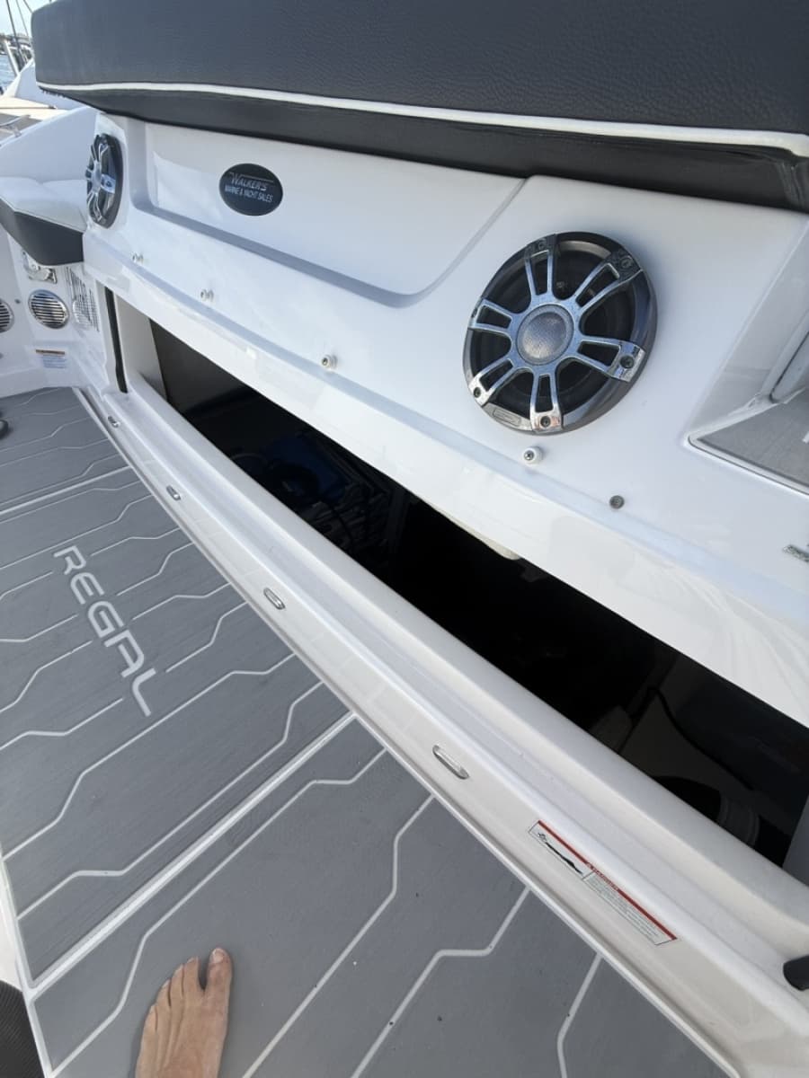 2022 Regal 33OBX - Photo 7