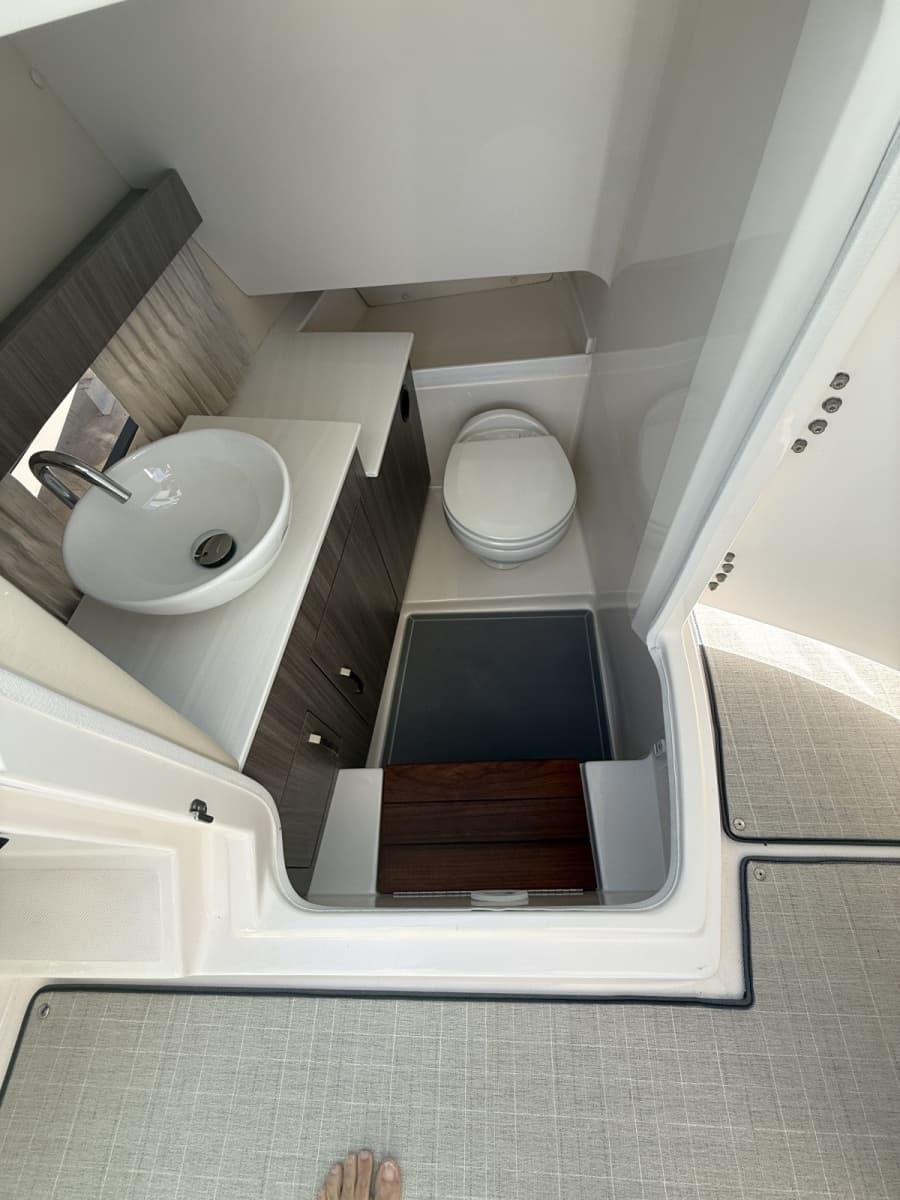 2022 Regal 33OBX - Photo 22