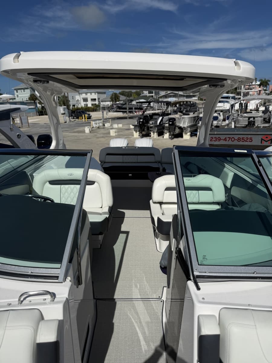 2022 Regal 33OBX - Photo 26