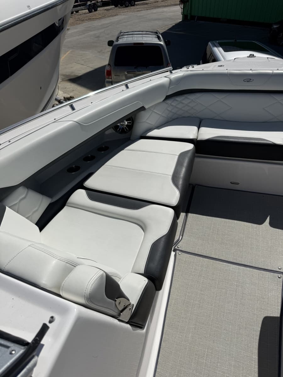 2022 Regal 33OBX - Photo 30
