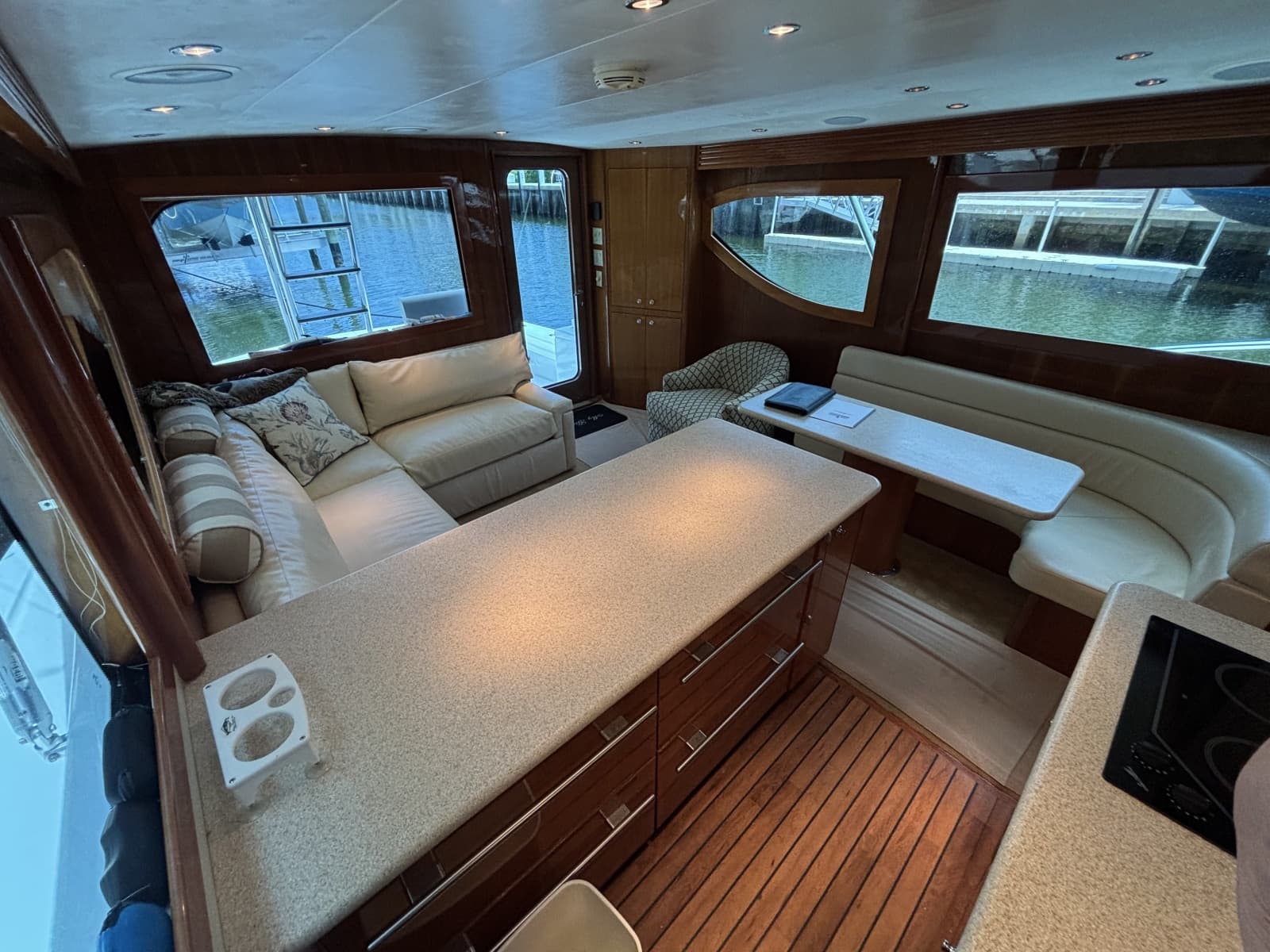 2005 Hatteras Convertible - Photo 9