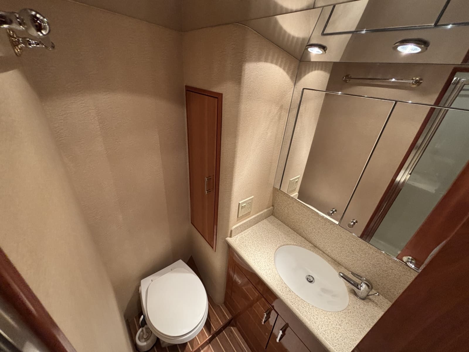 2005 Hatteras Convertible - Photo 24