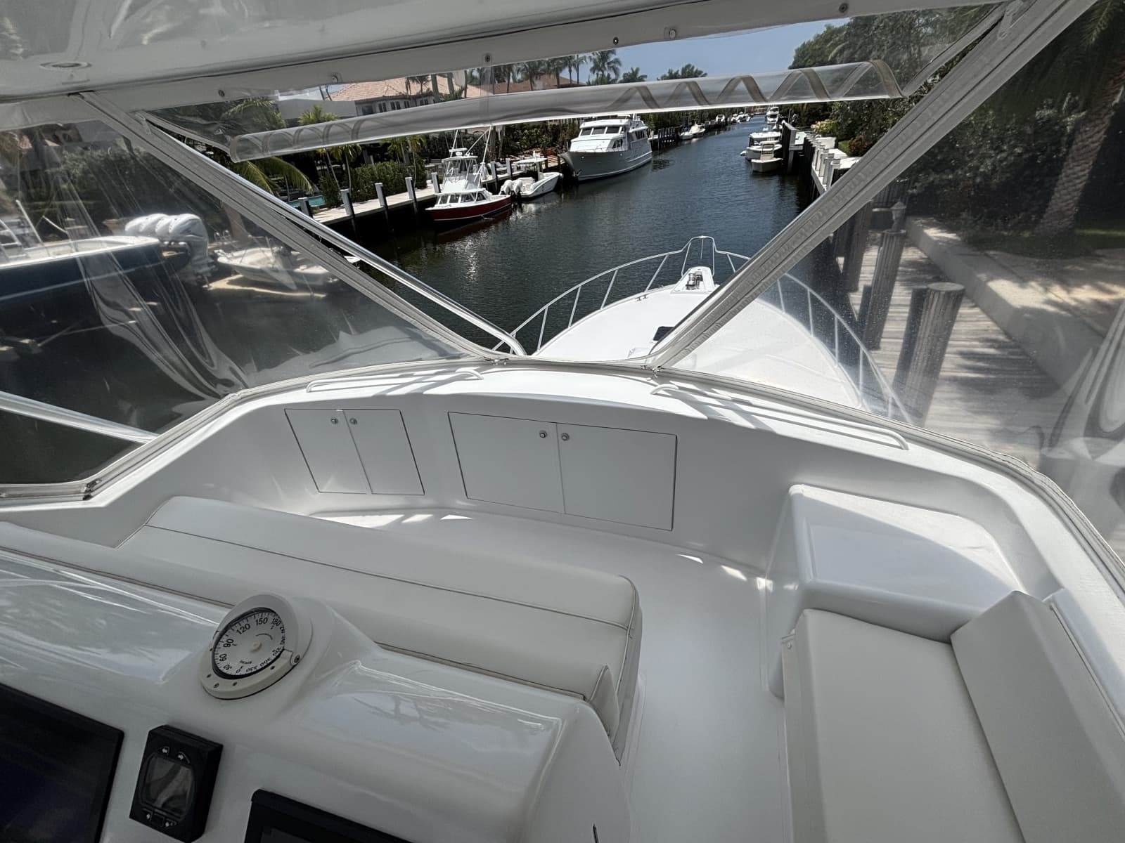 2005 Hatteras Convertible - Photo 27