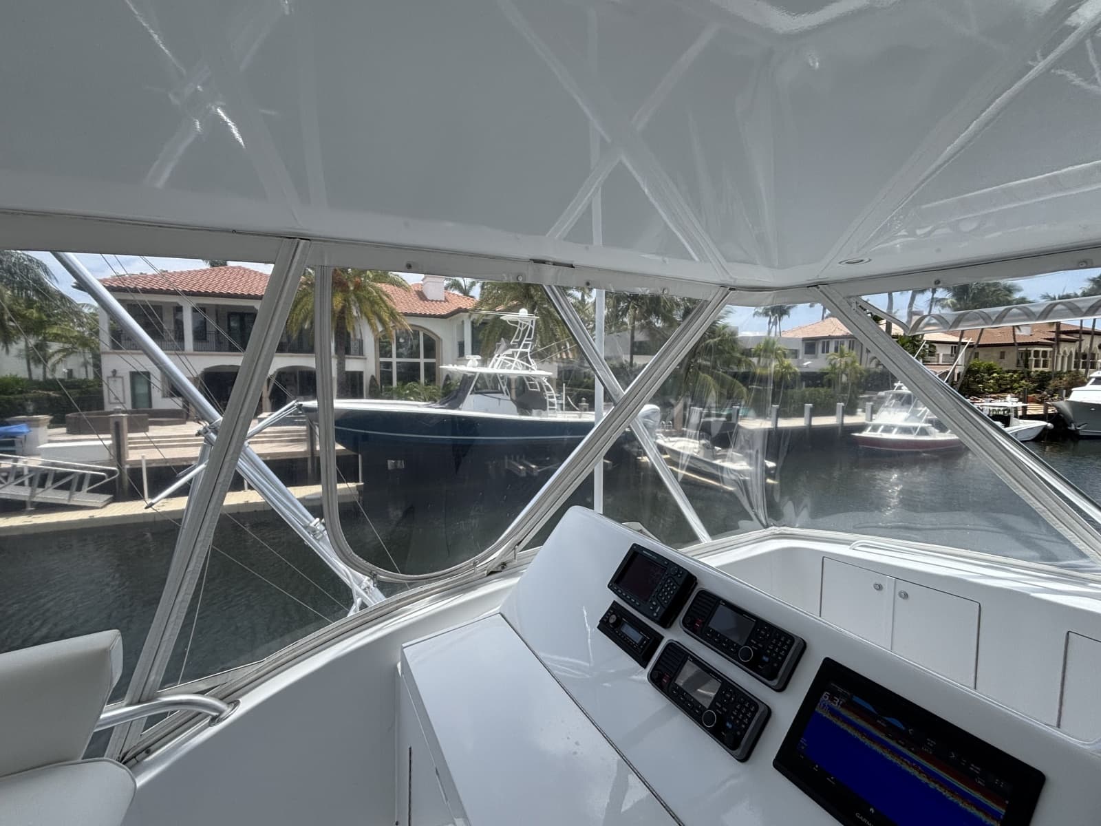 2005 Hatteras Convertible - Photo 31