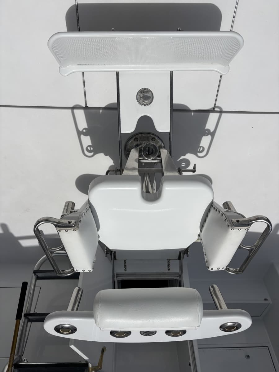 2005 Hatteras Convertible - Photo 32