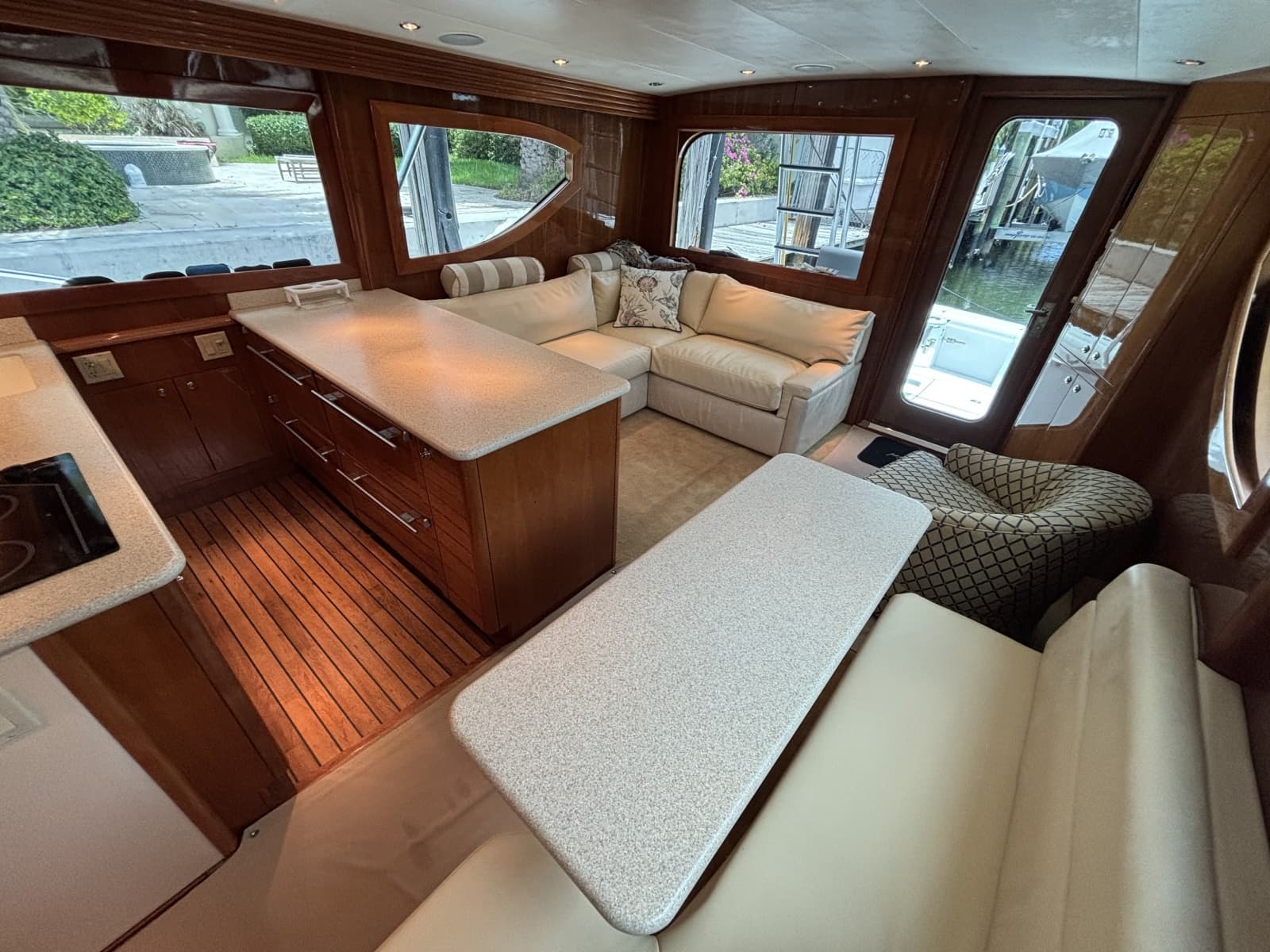 2005 Hatteras Convertible - Photo 36
