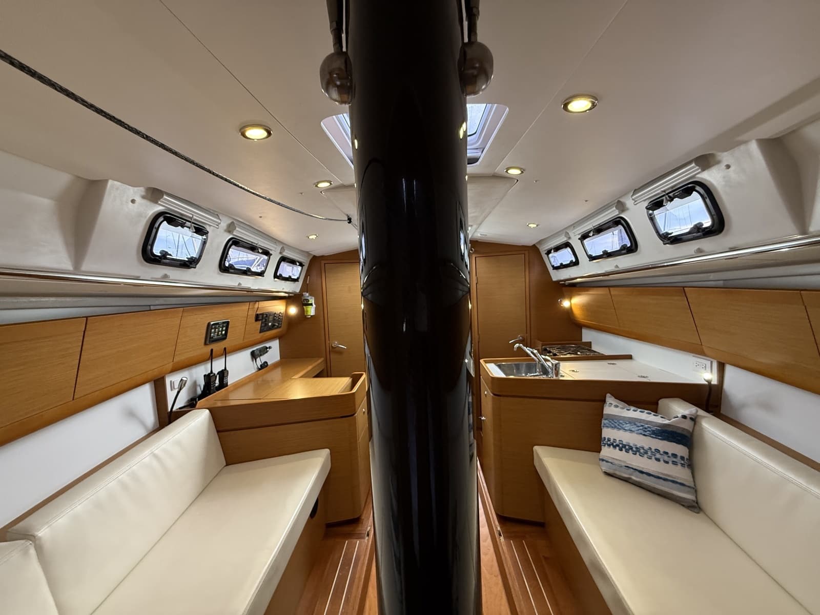2015 Beneteau First 35-2 Carbon Edition - Photo 34