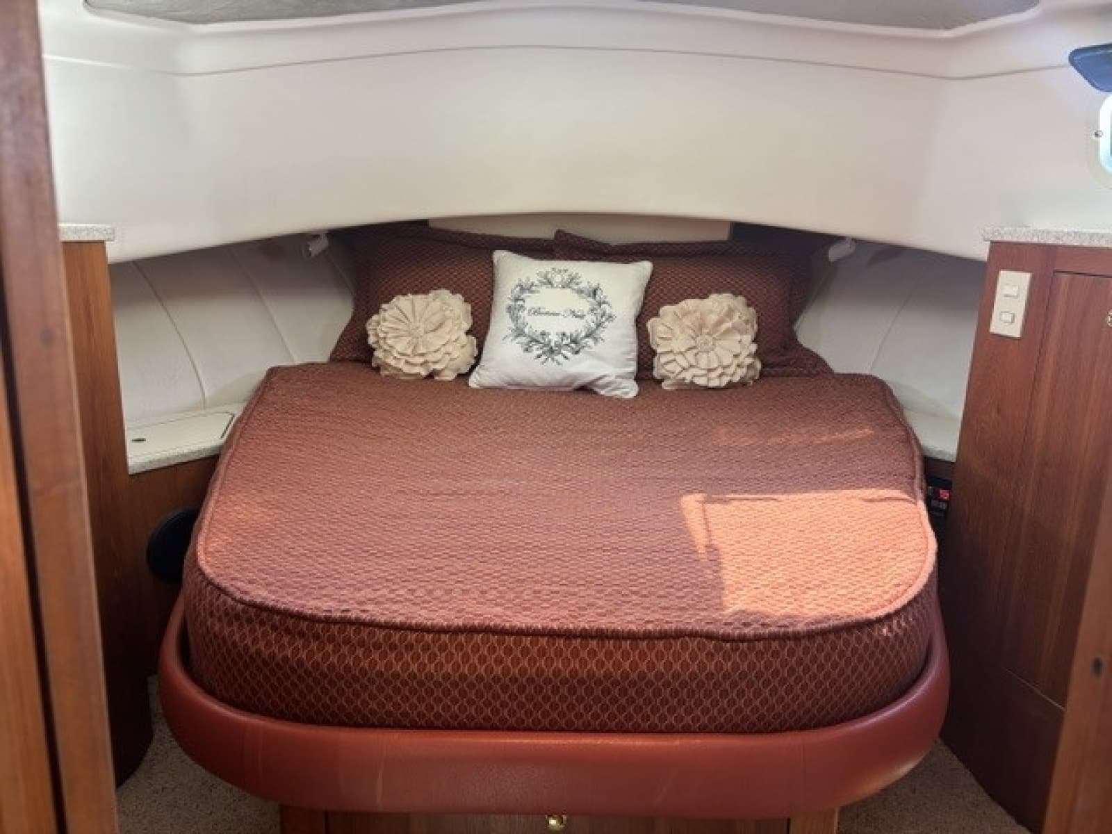 2001 Mainship 390 - Photo 32