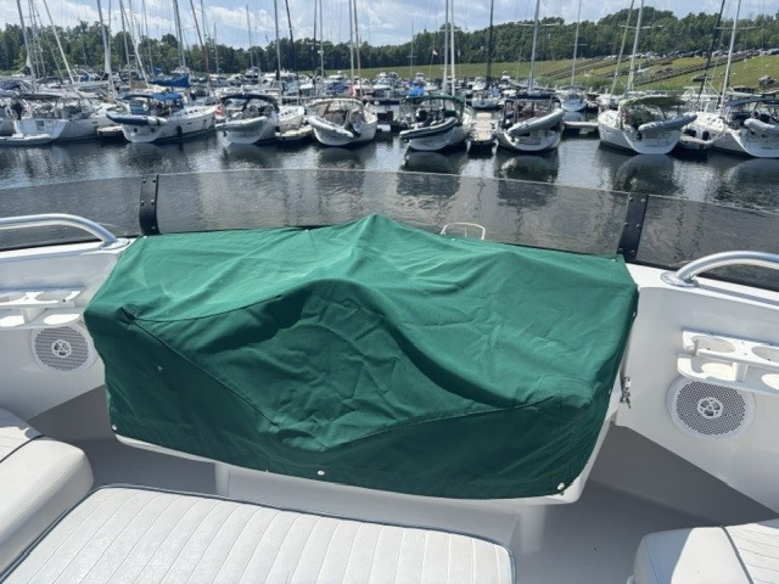 2001 Mainship 390 - Photo 16