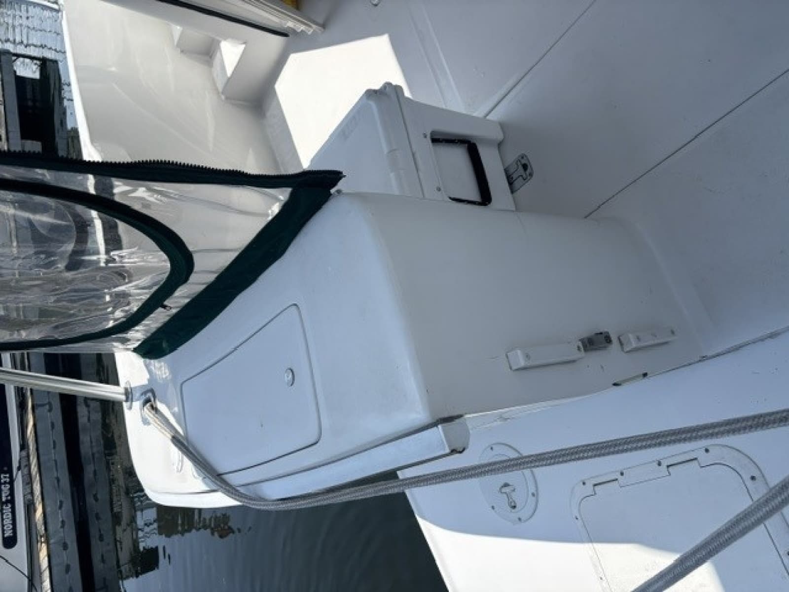2001 Mainship 390 - Photo 77