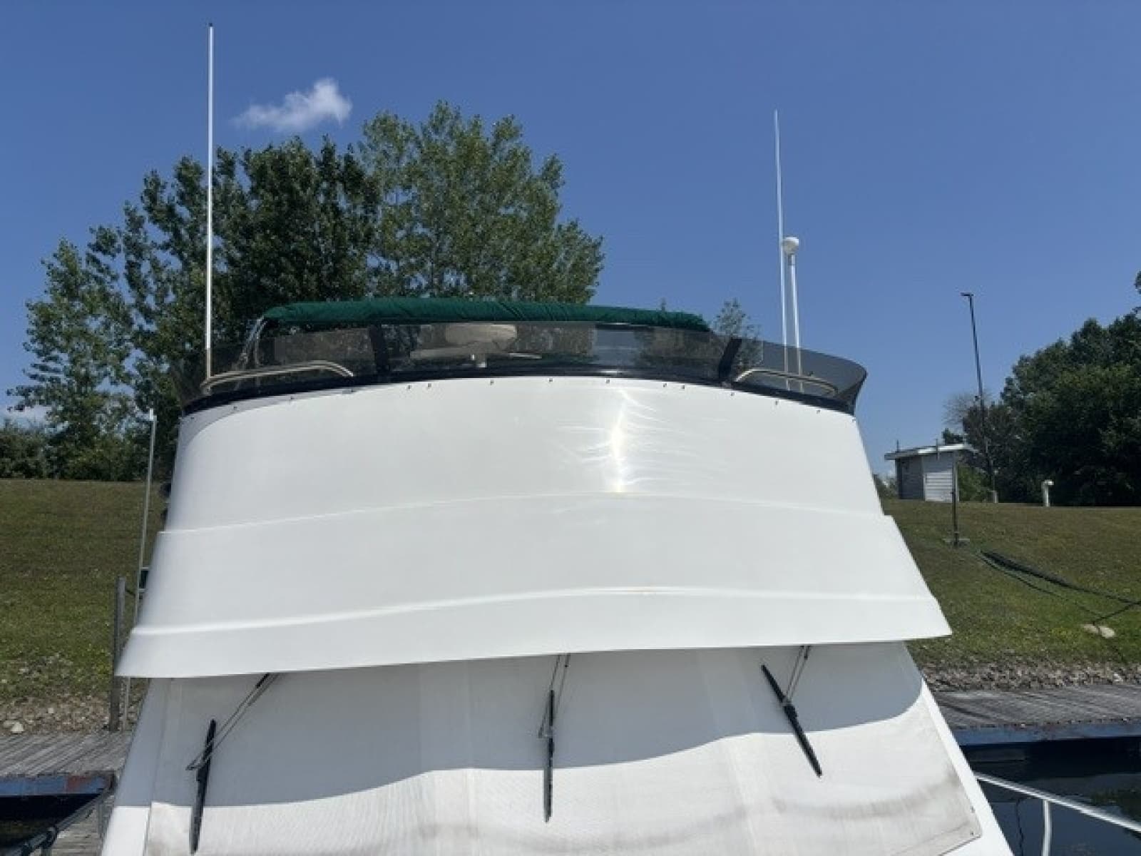 2001 Mainship 390 - Photo 63