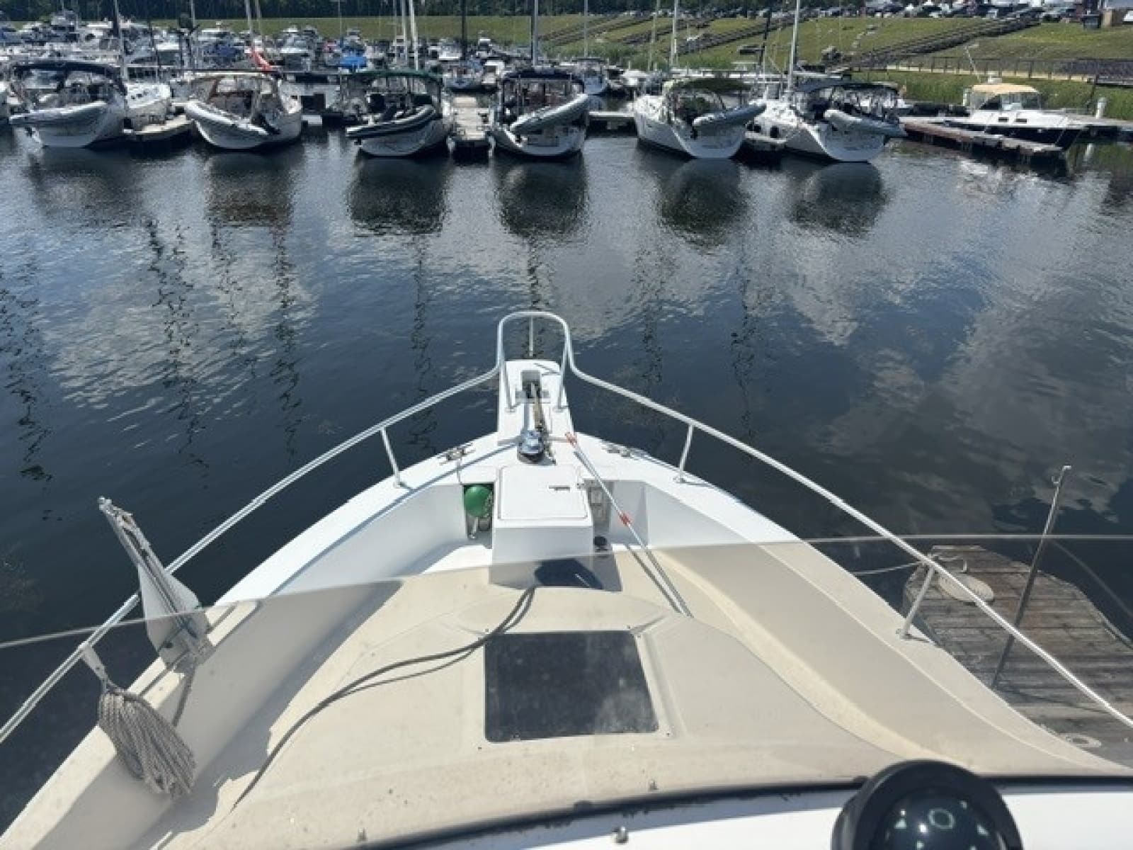2001 Mainship 390 - Photo 10