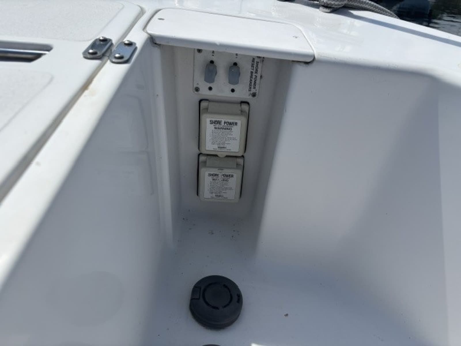 2001 Mainship 390 - Photo 72