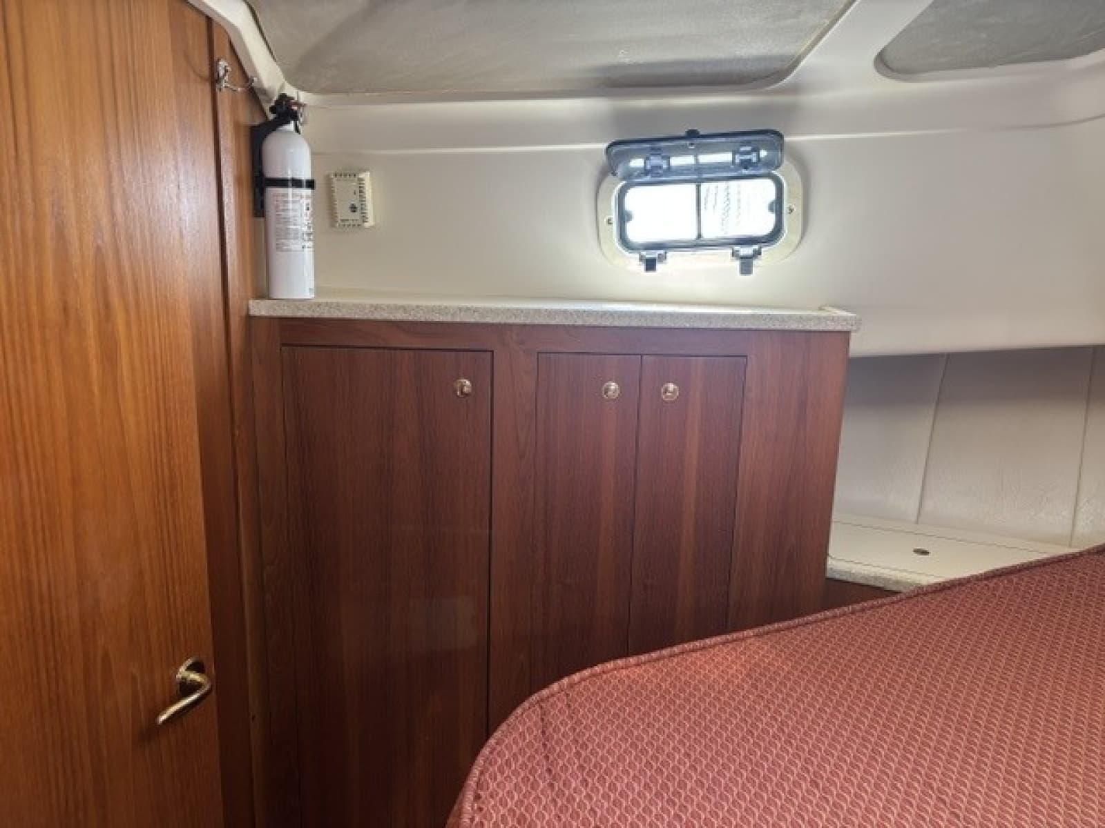 2001 Mainship 390 - Photo 38