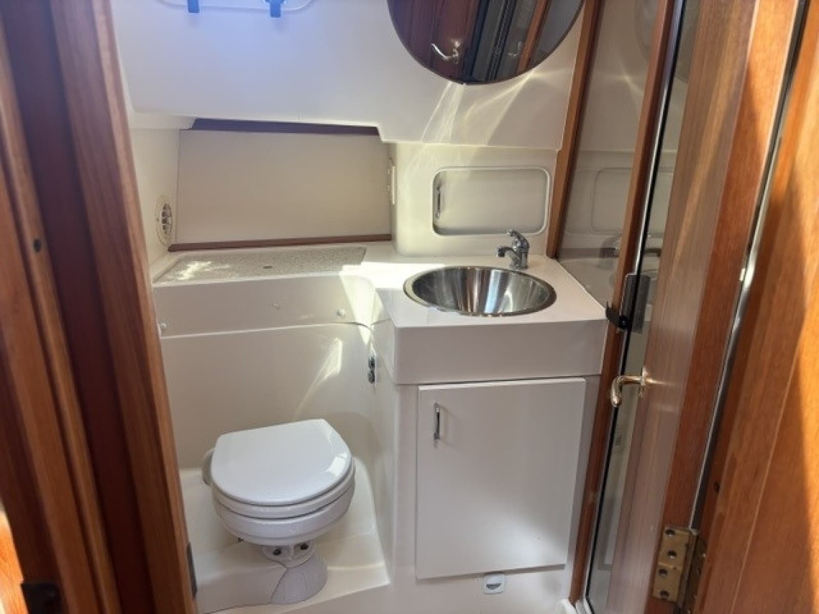 2001 Mainship 390 - Photo 36