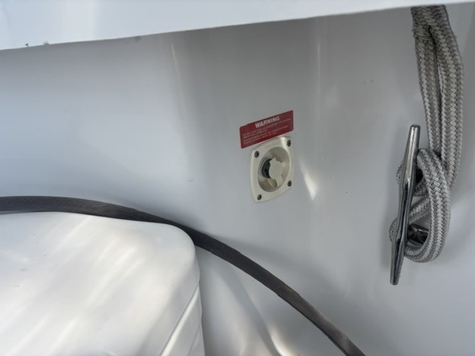 2001 Mainship 390 - Photo 74