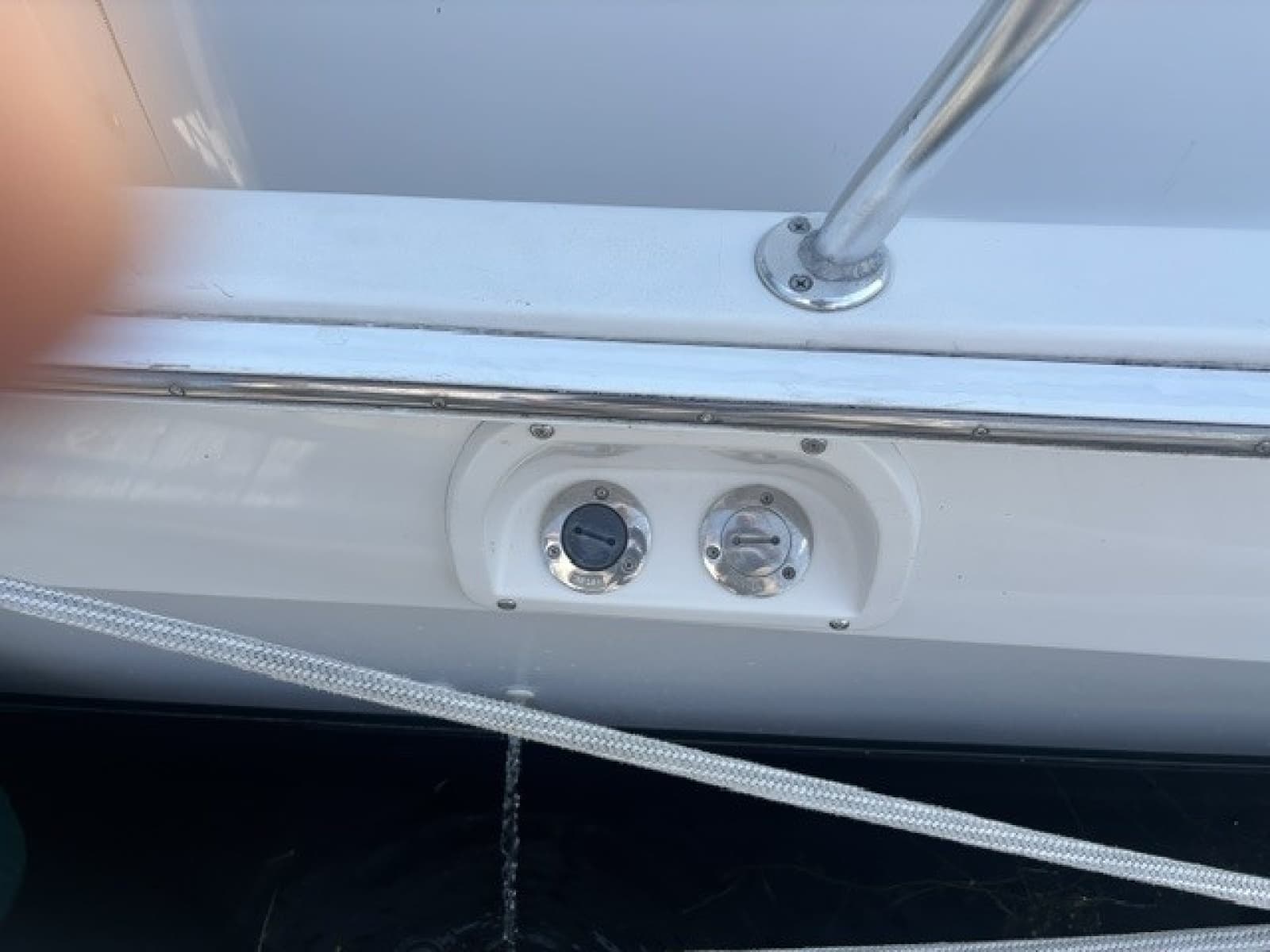 2001 Mainship 390 - Photo 86