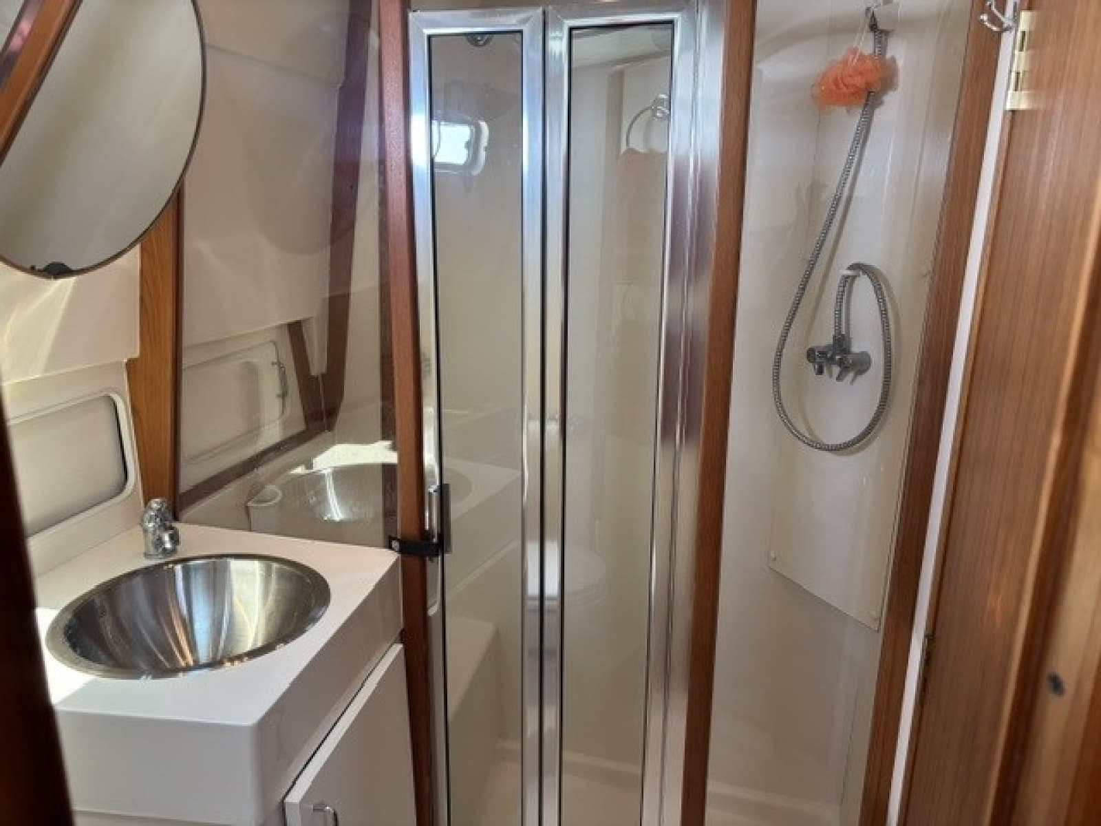 2001 Mainship 390 - Photo 34