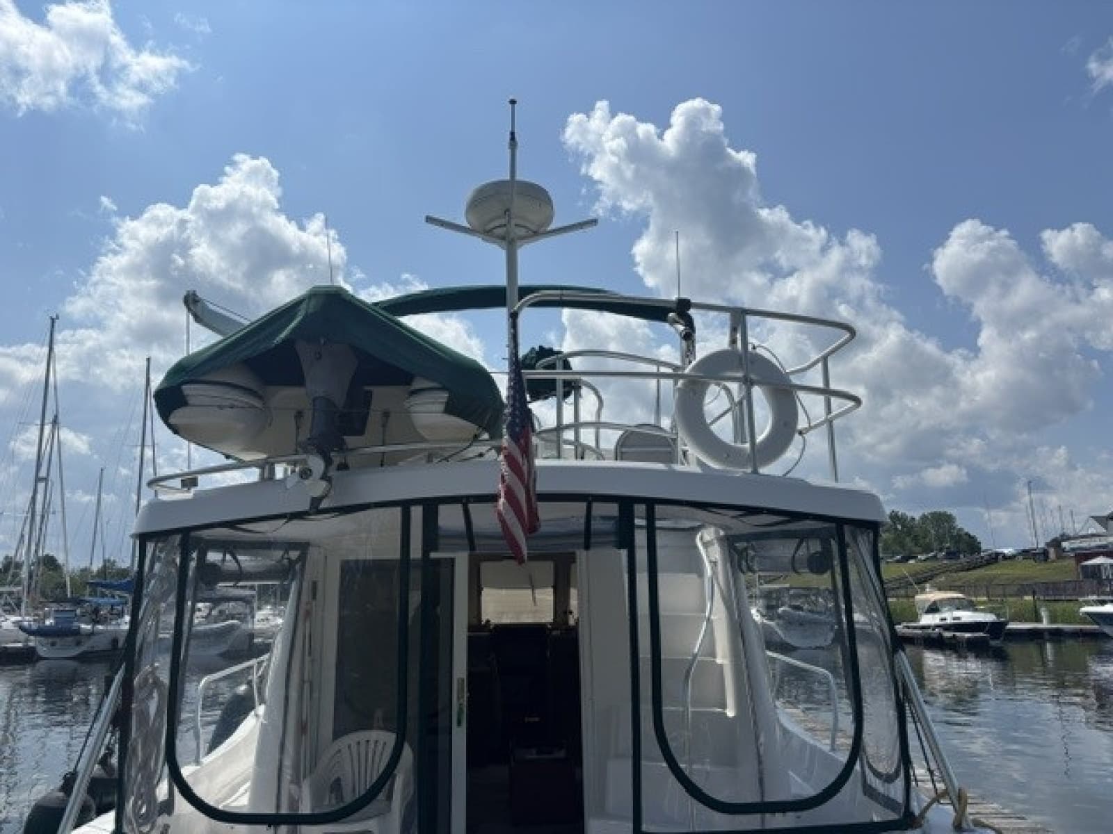 2001 Mainship 390 - Photo 85