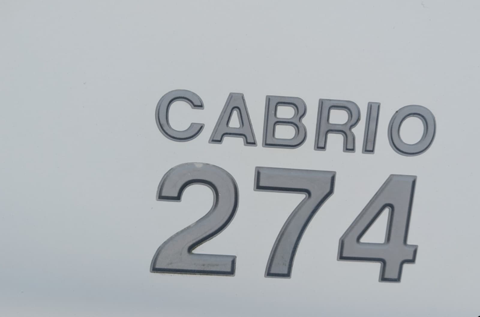 2010 Larson Cabrio 274 - Photo 3