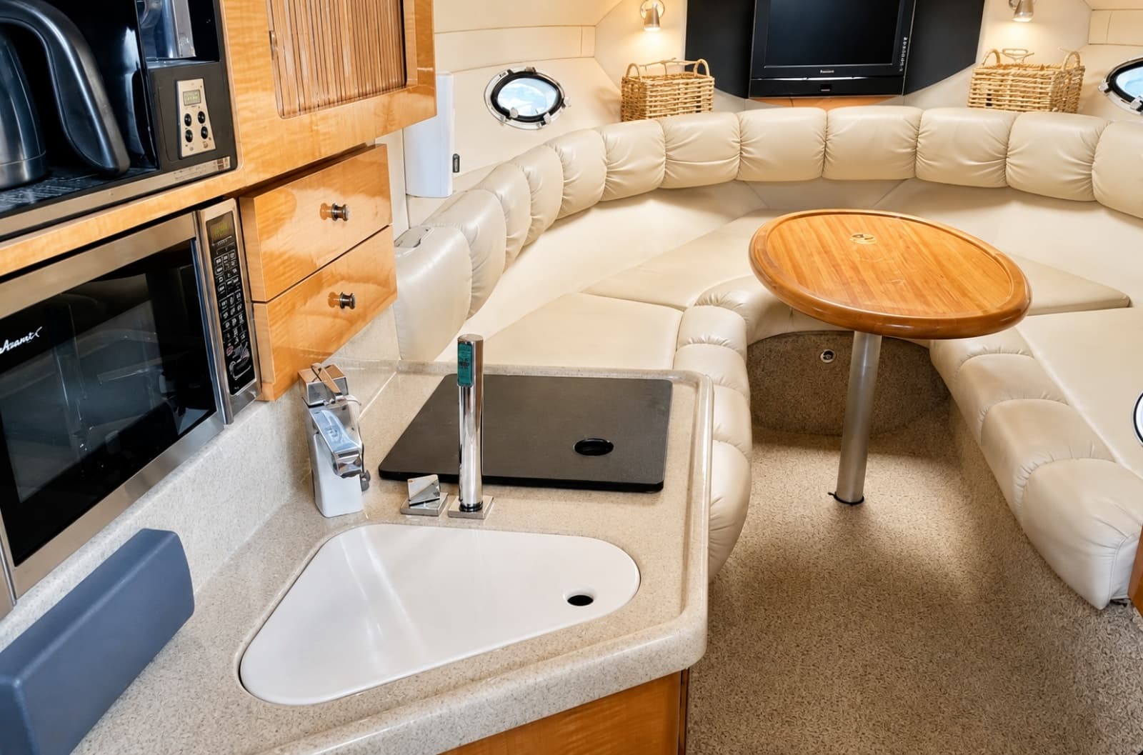 2010 Larson Cabrio 274 - Photo 11