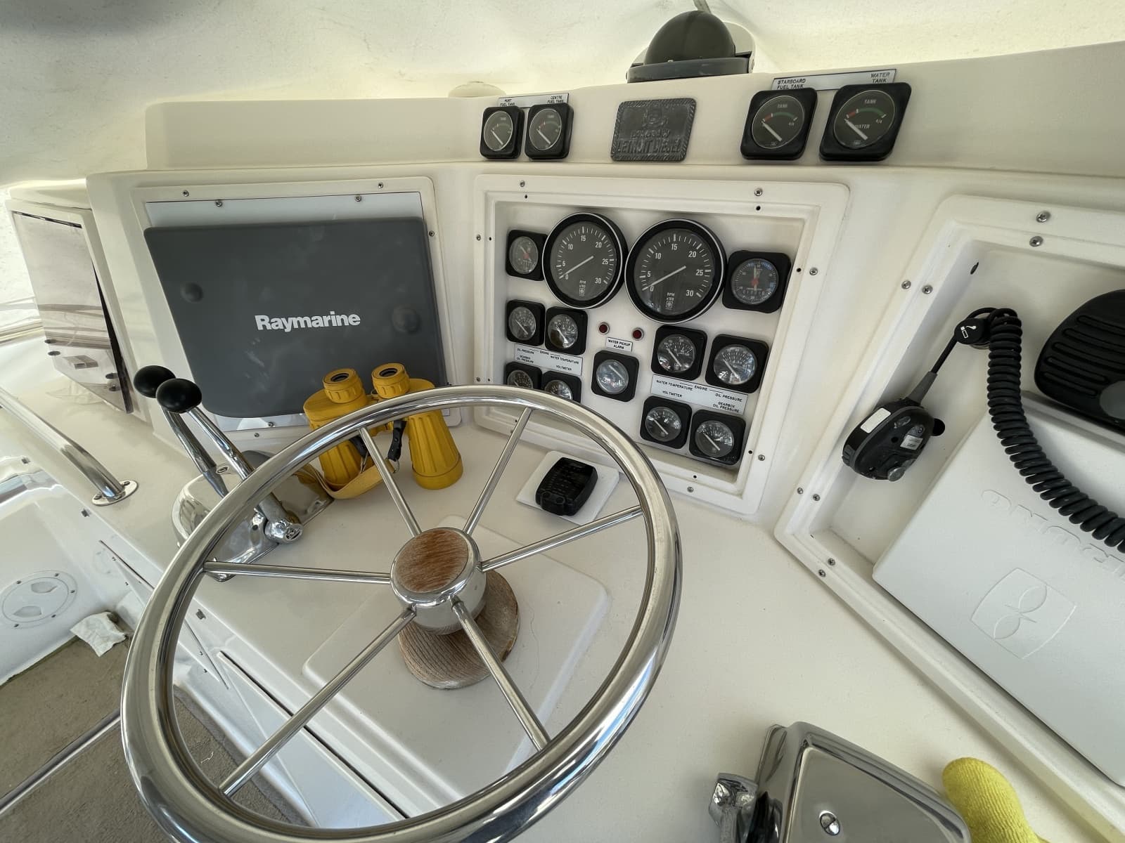 1990 Southern Cross 52 - Photo 27