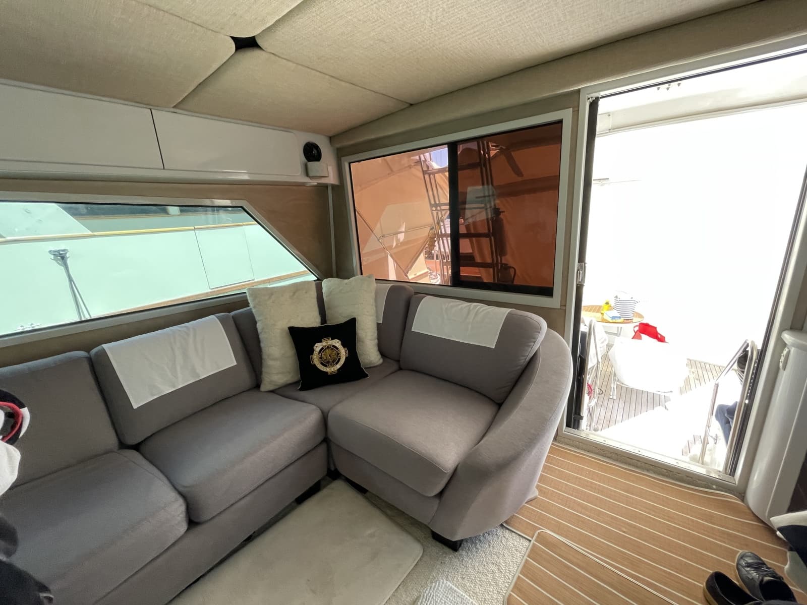 1990 Southern Cross 52 - Photo 21