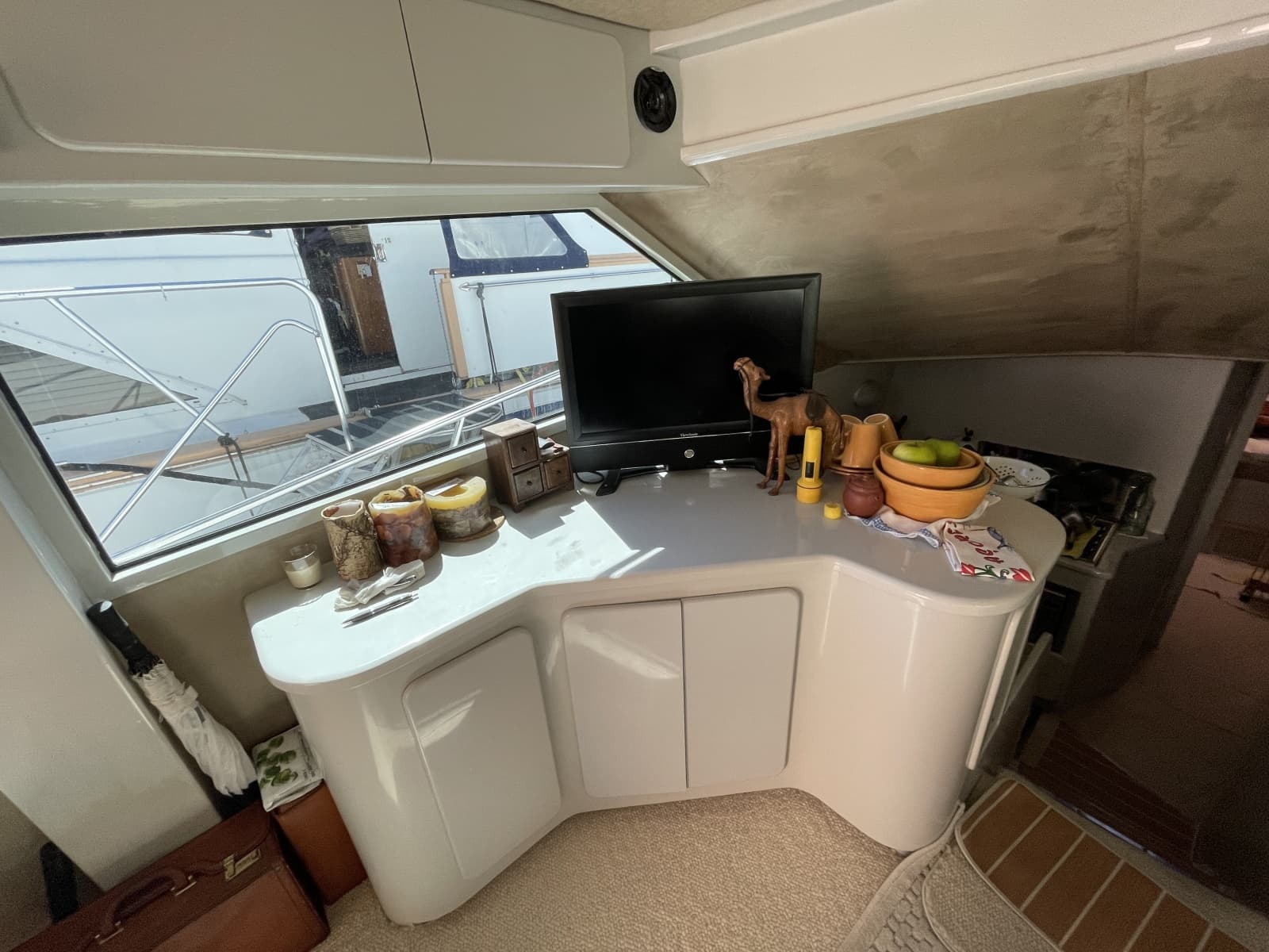 1990 Southern Cross 52 - Photo 14