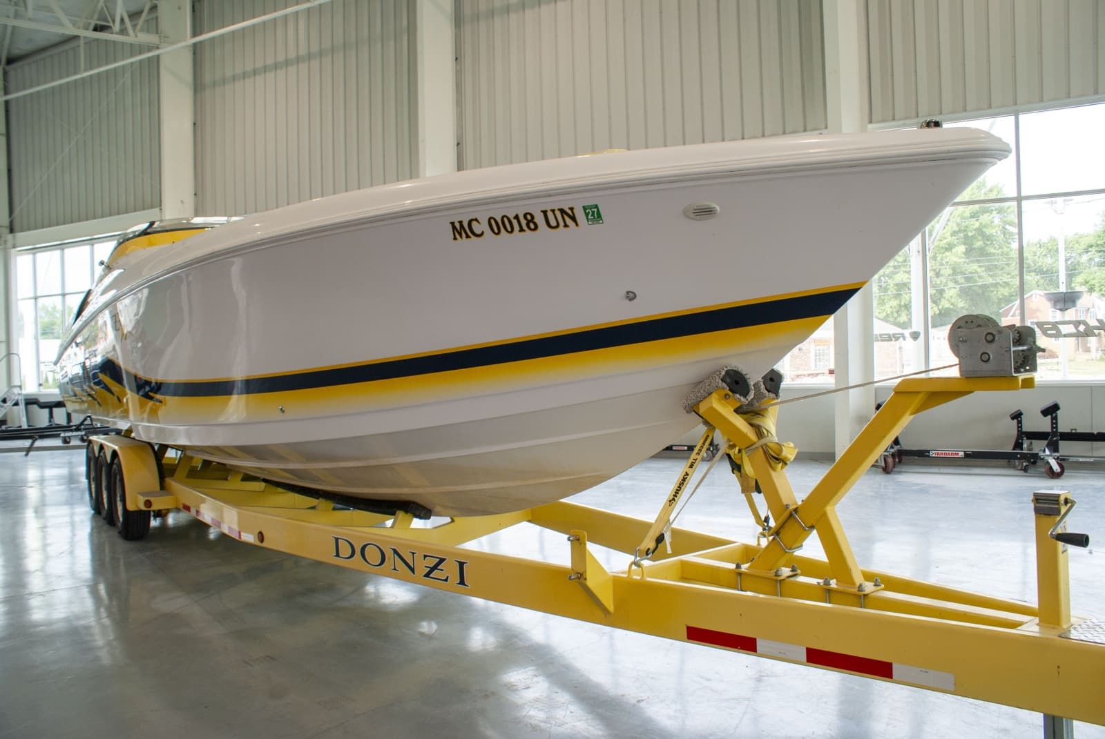 2004 Donzi 38 ZX - Photo 11