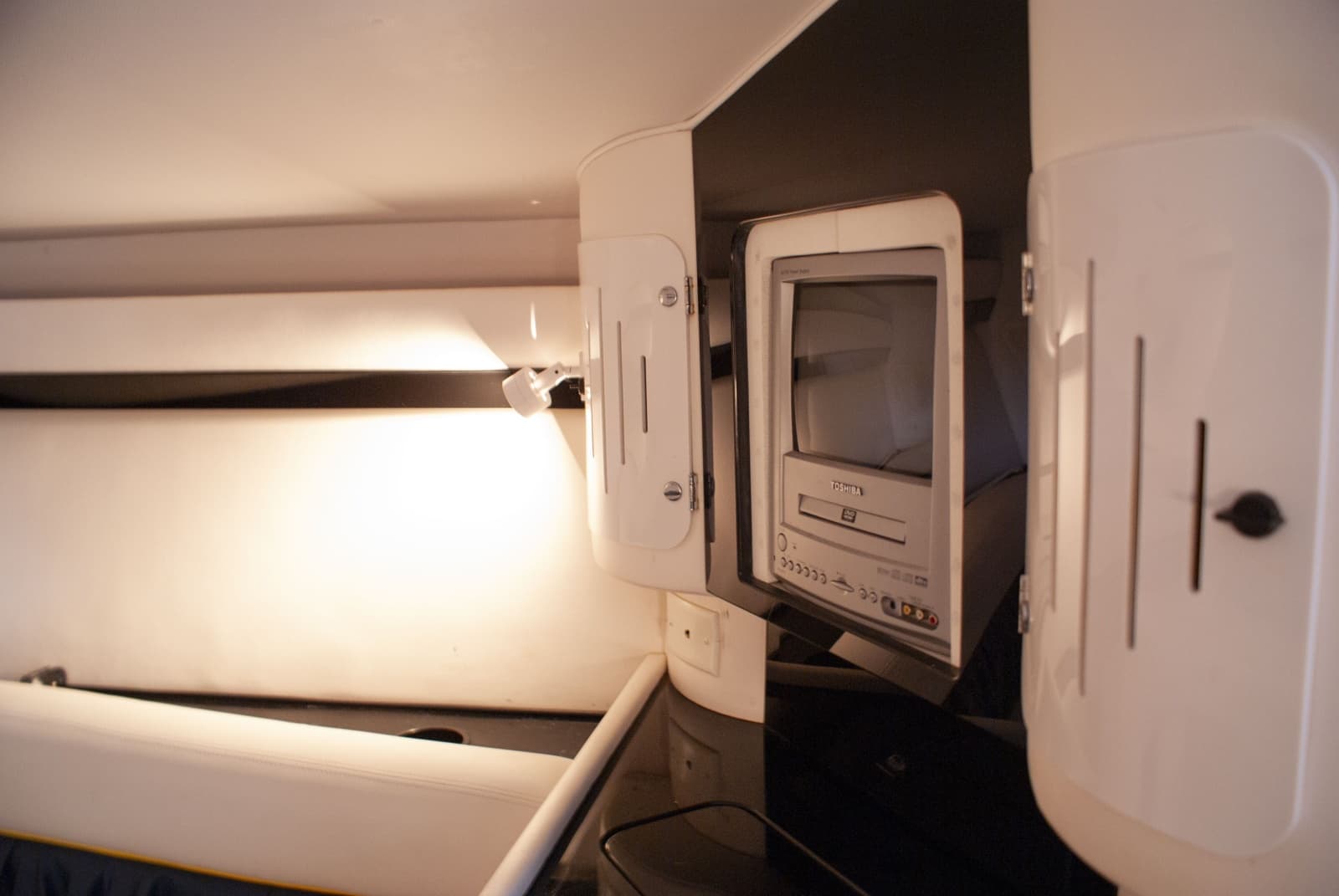 2004 Donzi 38 ZX - Photo 23