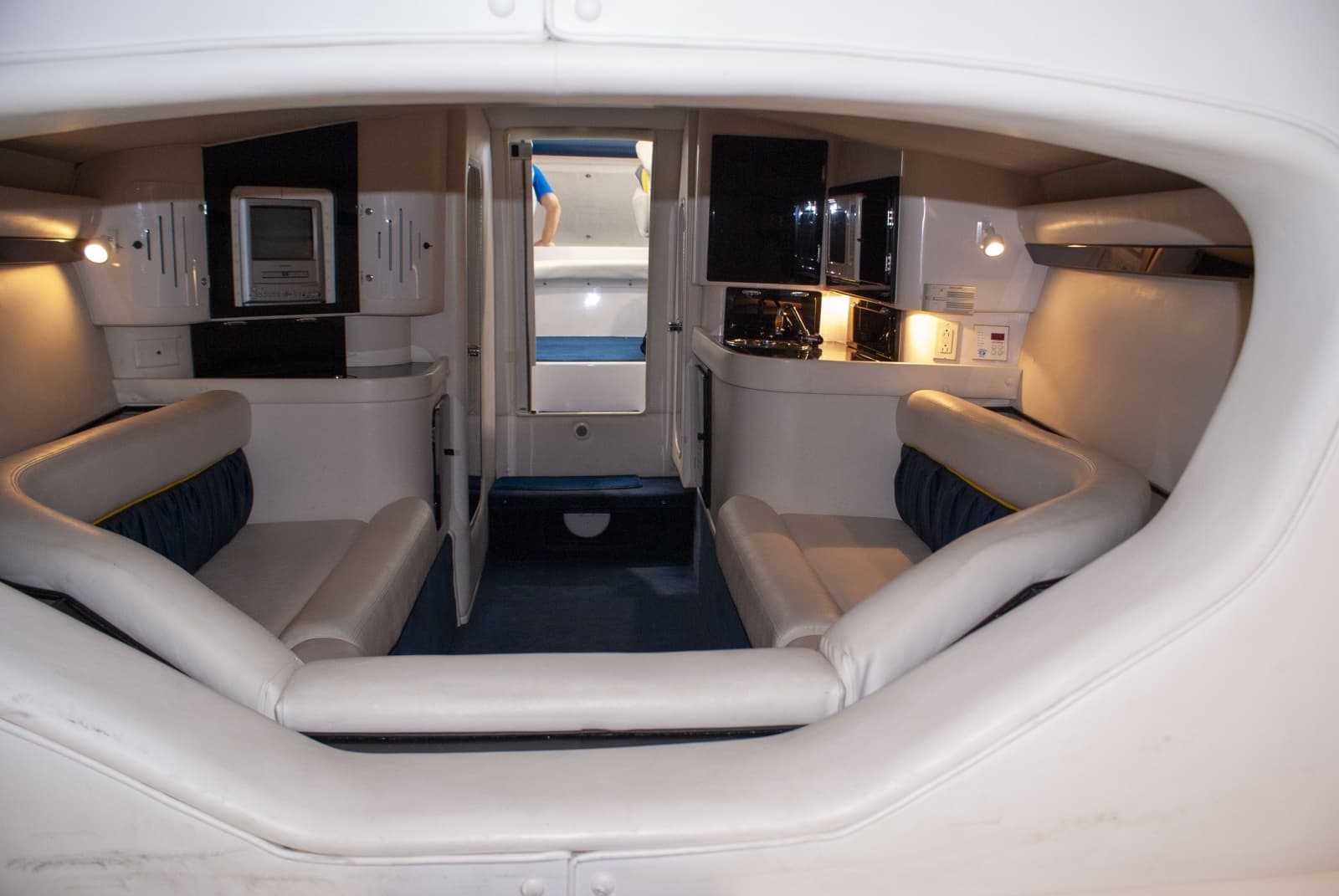 2004 Donzi 38 ZX - Photo 27