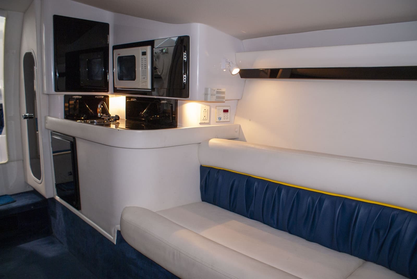 2004 Donzi 38 ZX - Photo 26