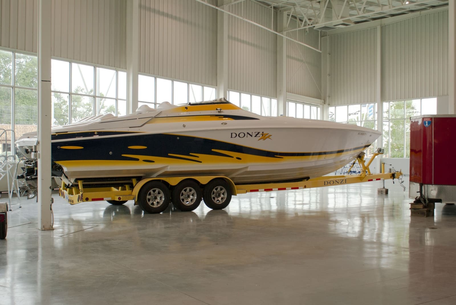 2004 Donzi 38 ZX - Photo 10