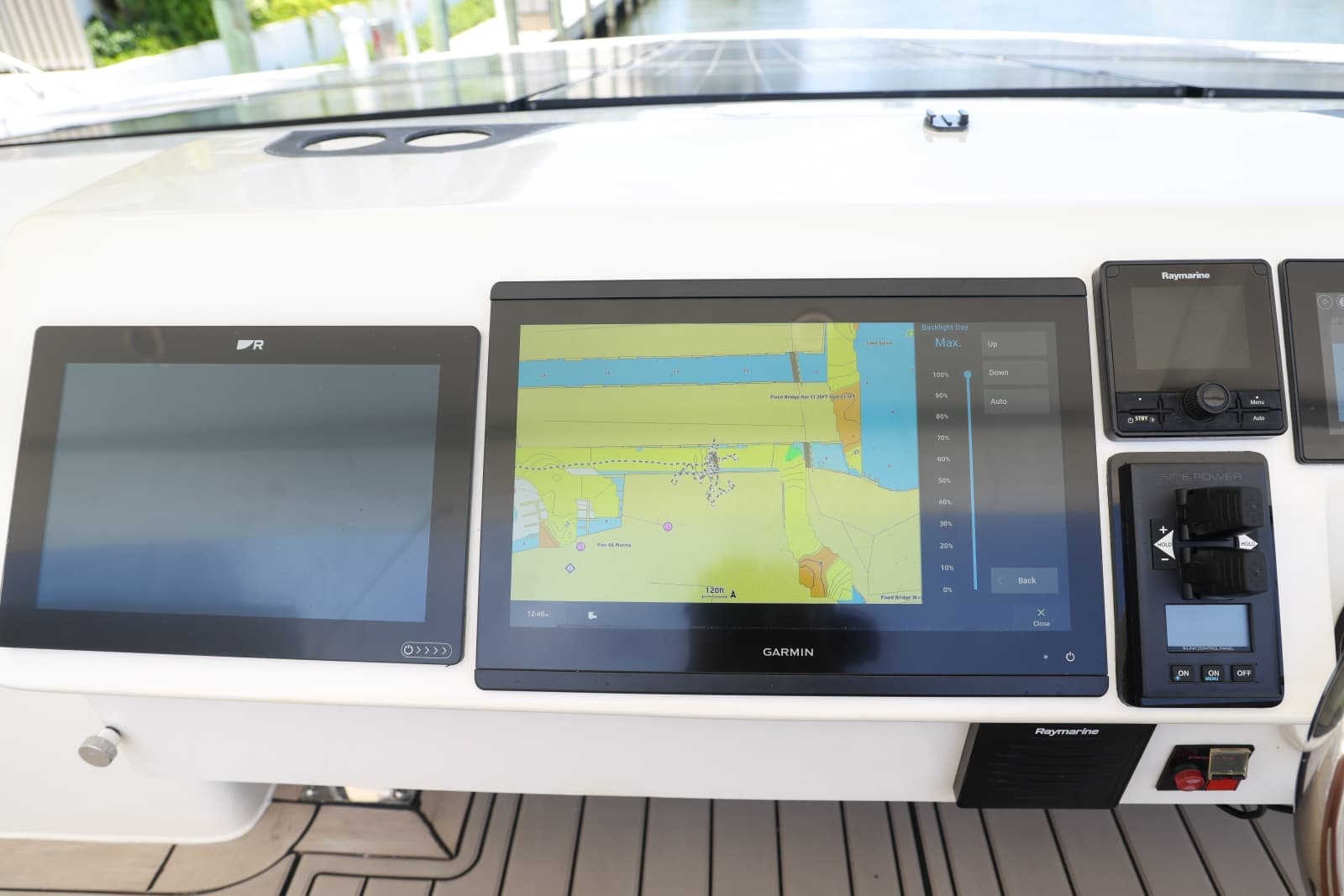 2019 Silent-Yachts  - Photo 15