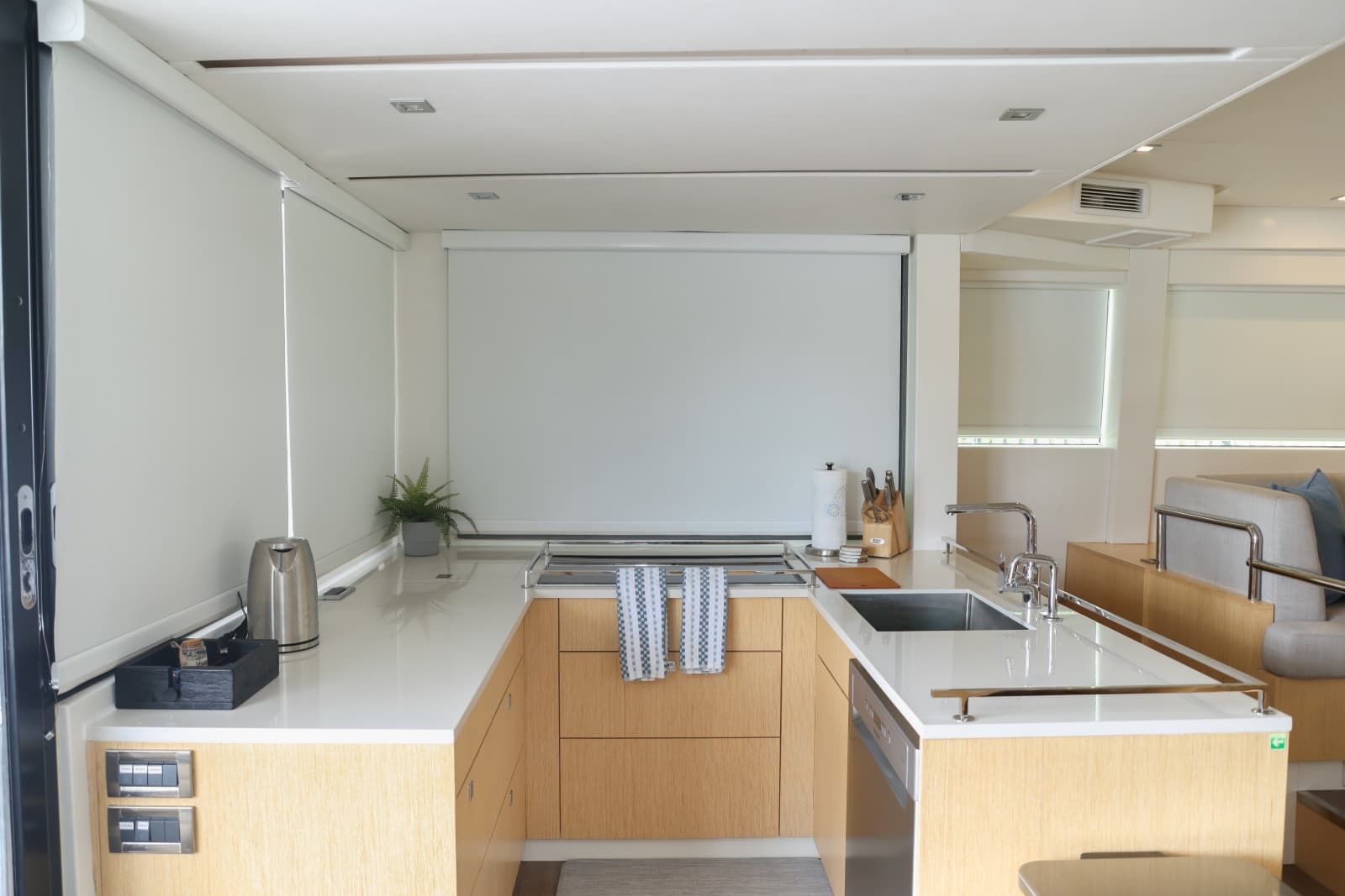 2019 Silent-Yachts  - Photo 31