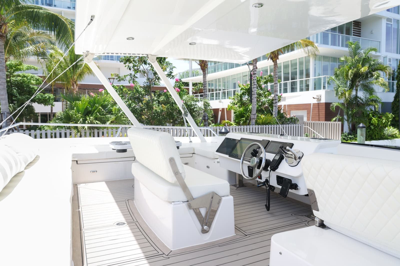2019 Silent-Yachts  - Photo 16