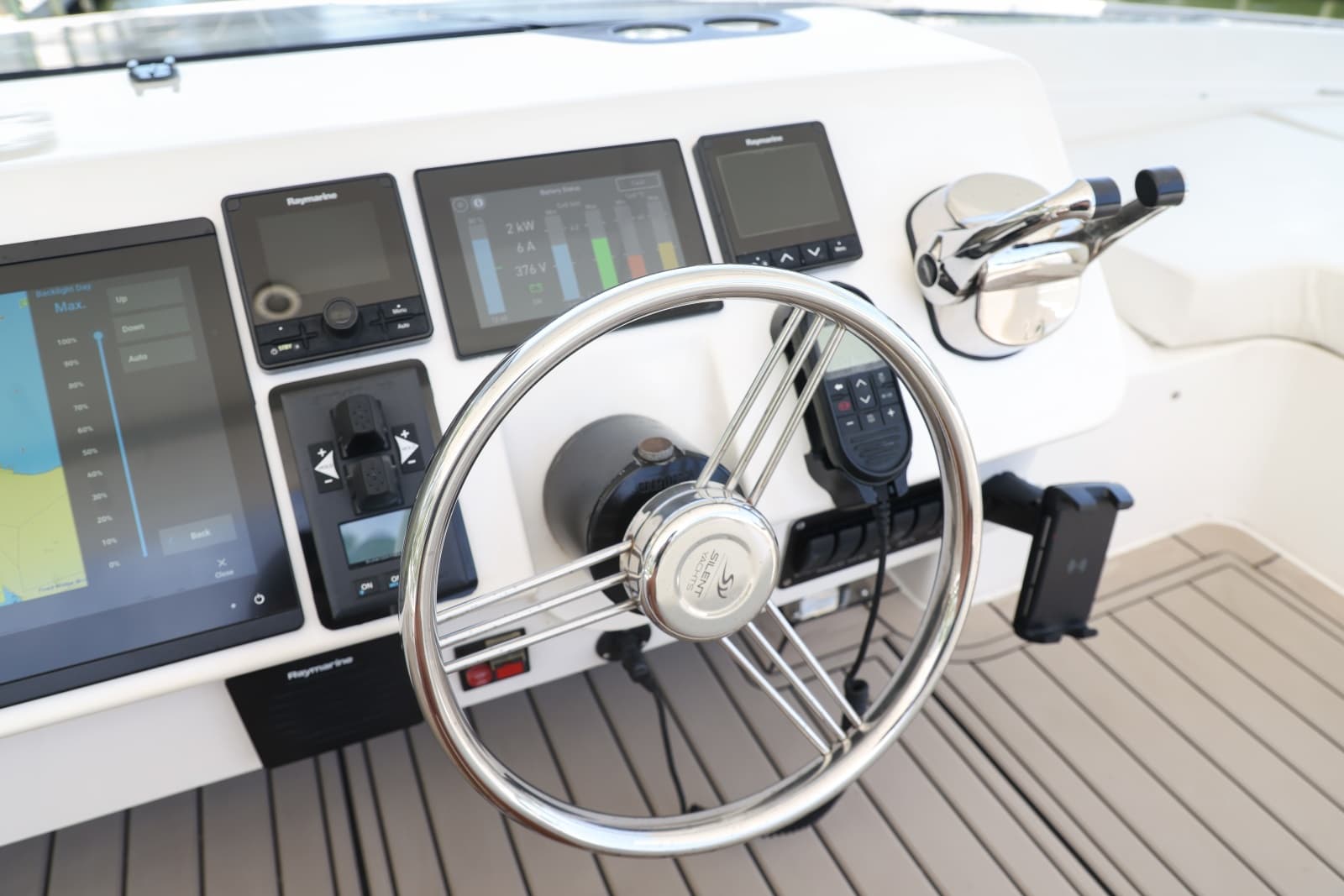 2019 Silent-Yachts  - Photo 14