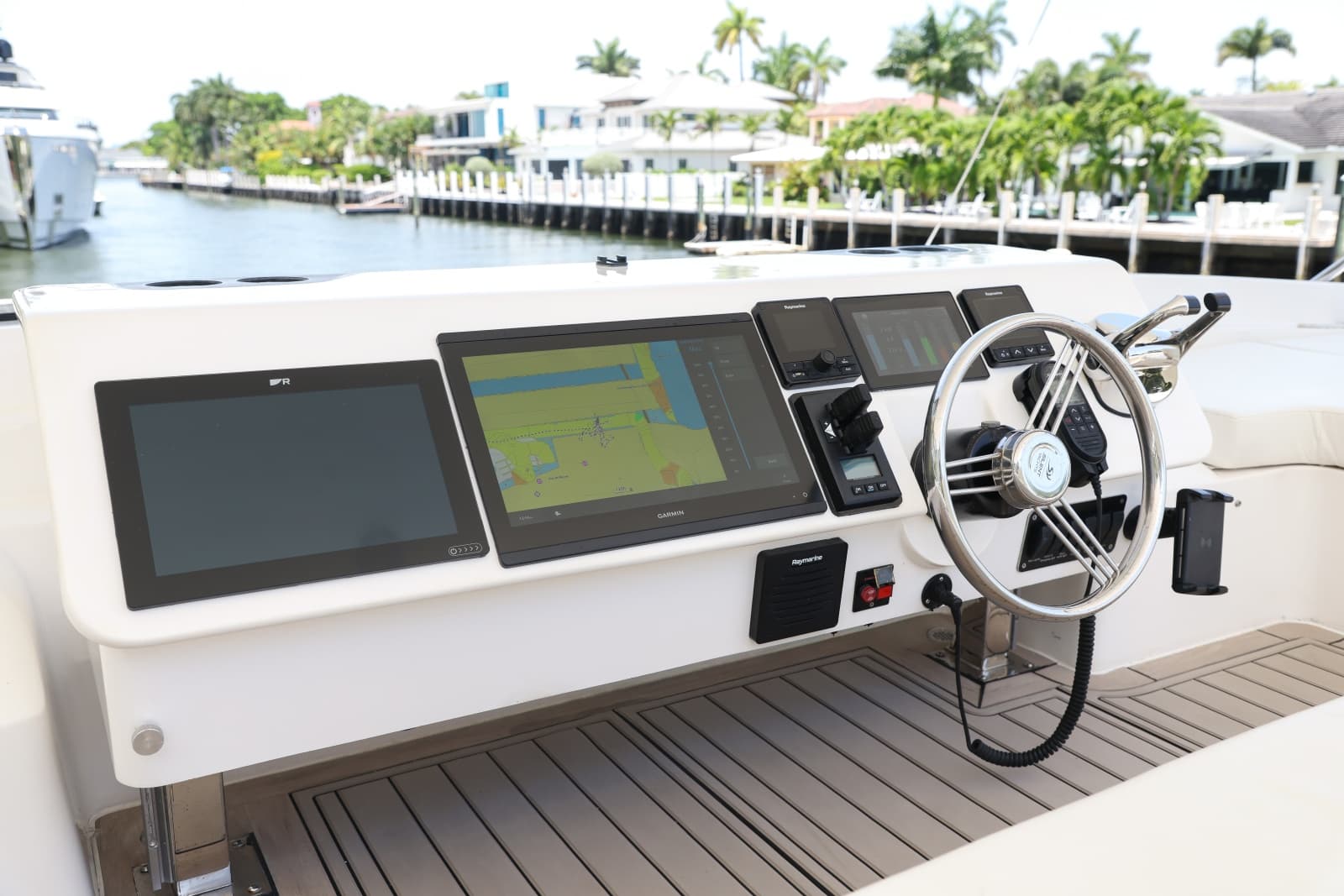 2019 Silent-Yachts  - Photo 10