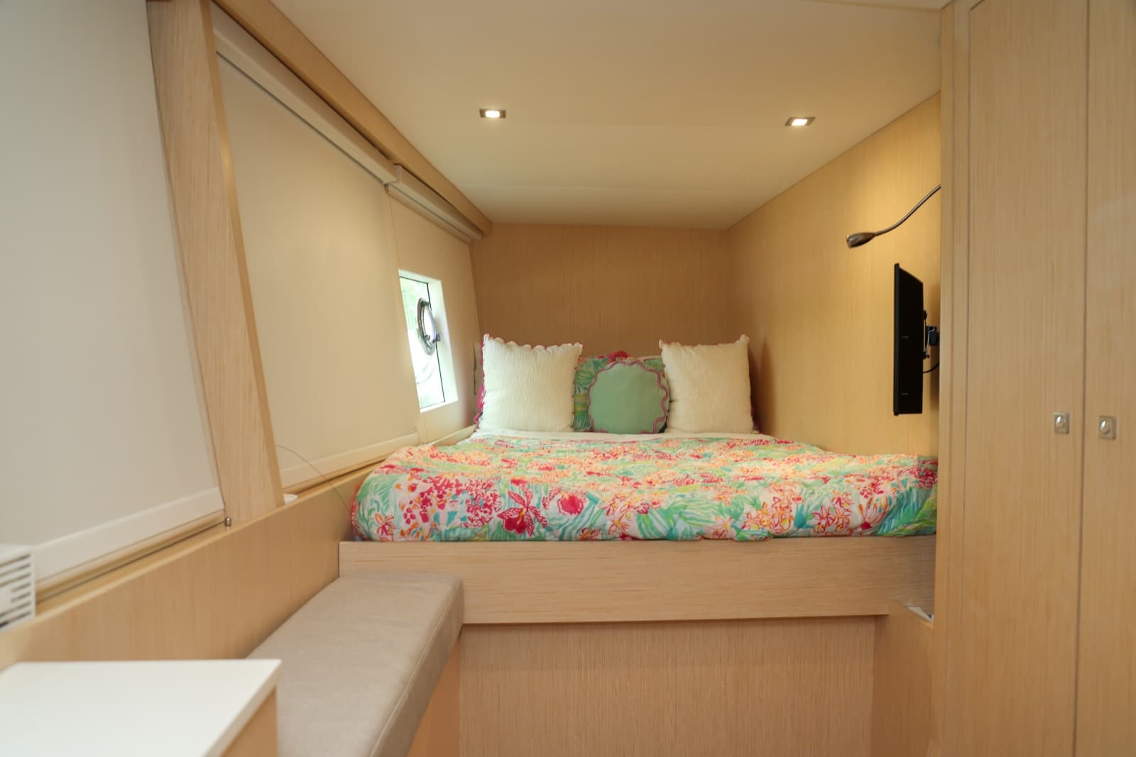 2019 Silent-Yachts  - Photo 41