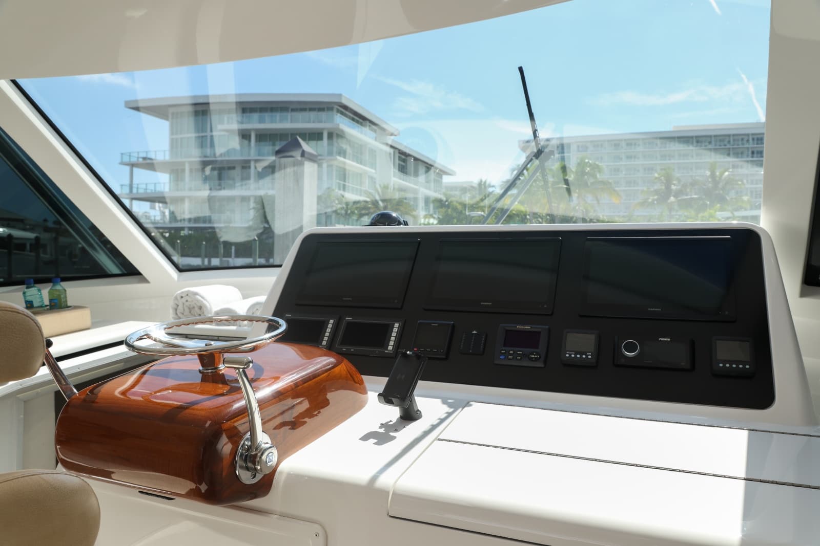 2020 Viking 44 Sport Coupe - Photo 27