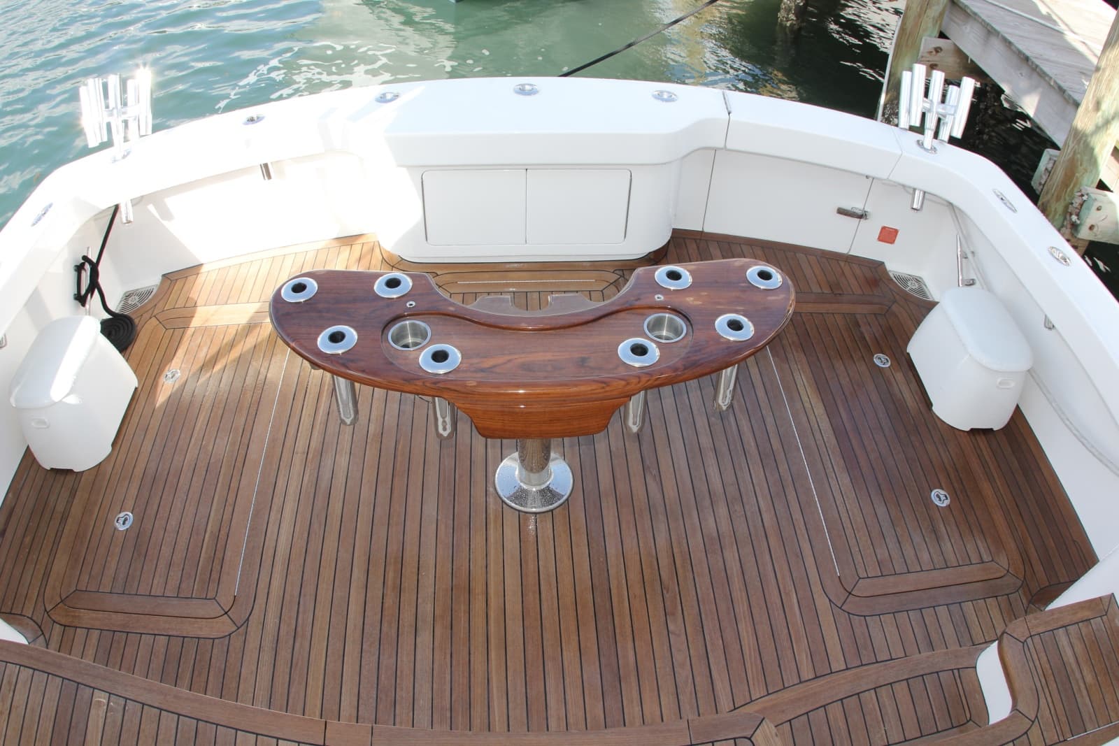 2020 Viking 44 Sport Coupe - Photo 2