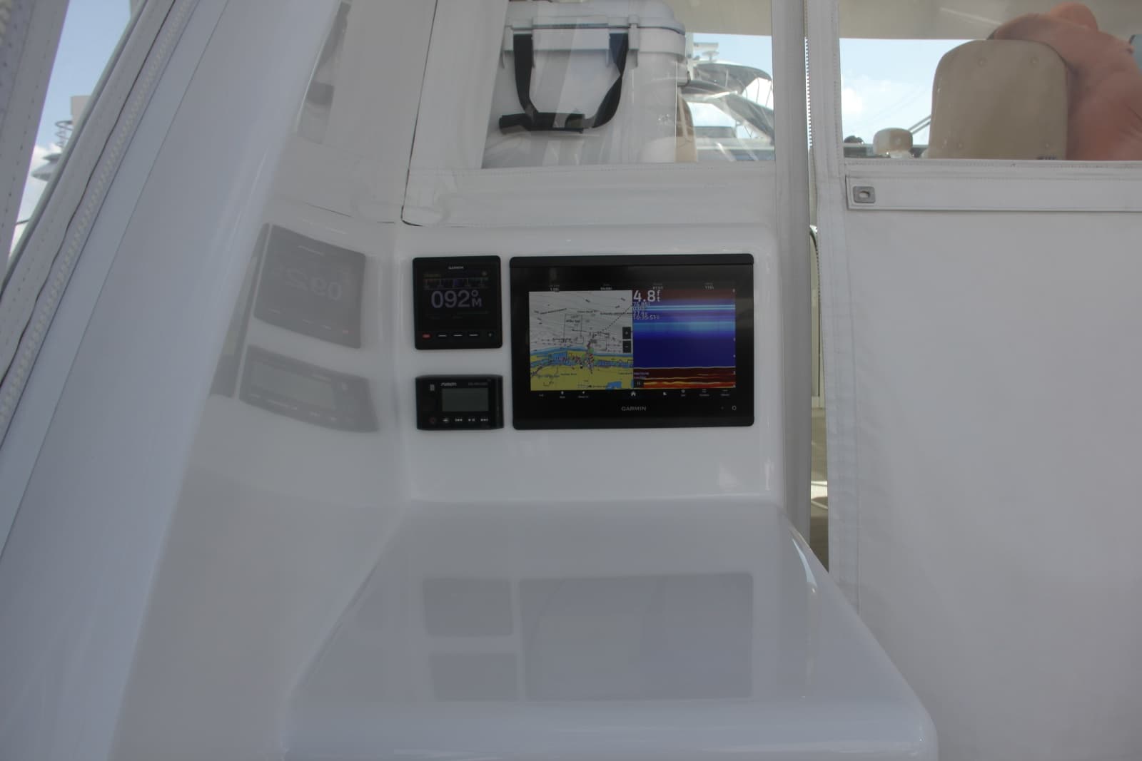 2020 Viking 44 Sport Coupe - Photo 12