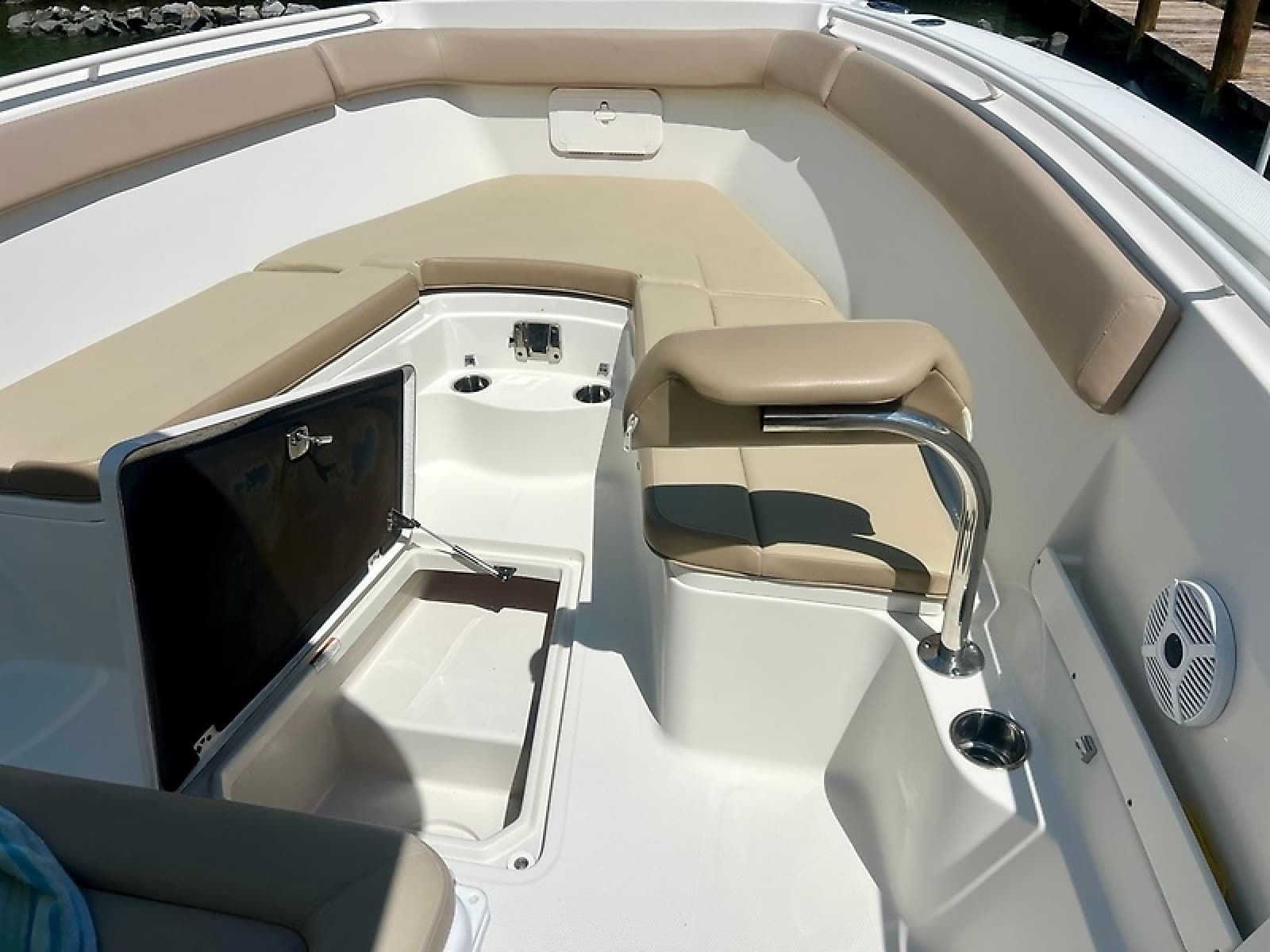 2017 Sailfish 320 CC - Photo 7