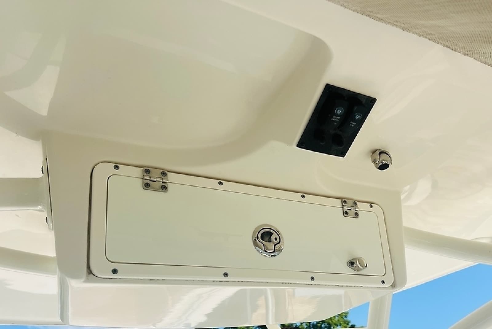 2017 Sailfish 320 CC - Photo 16
